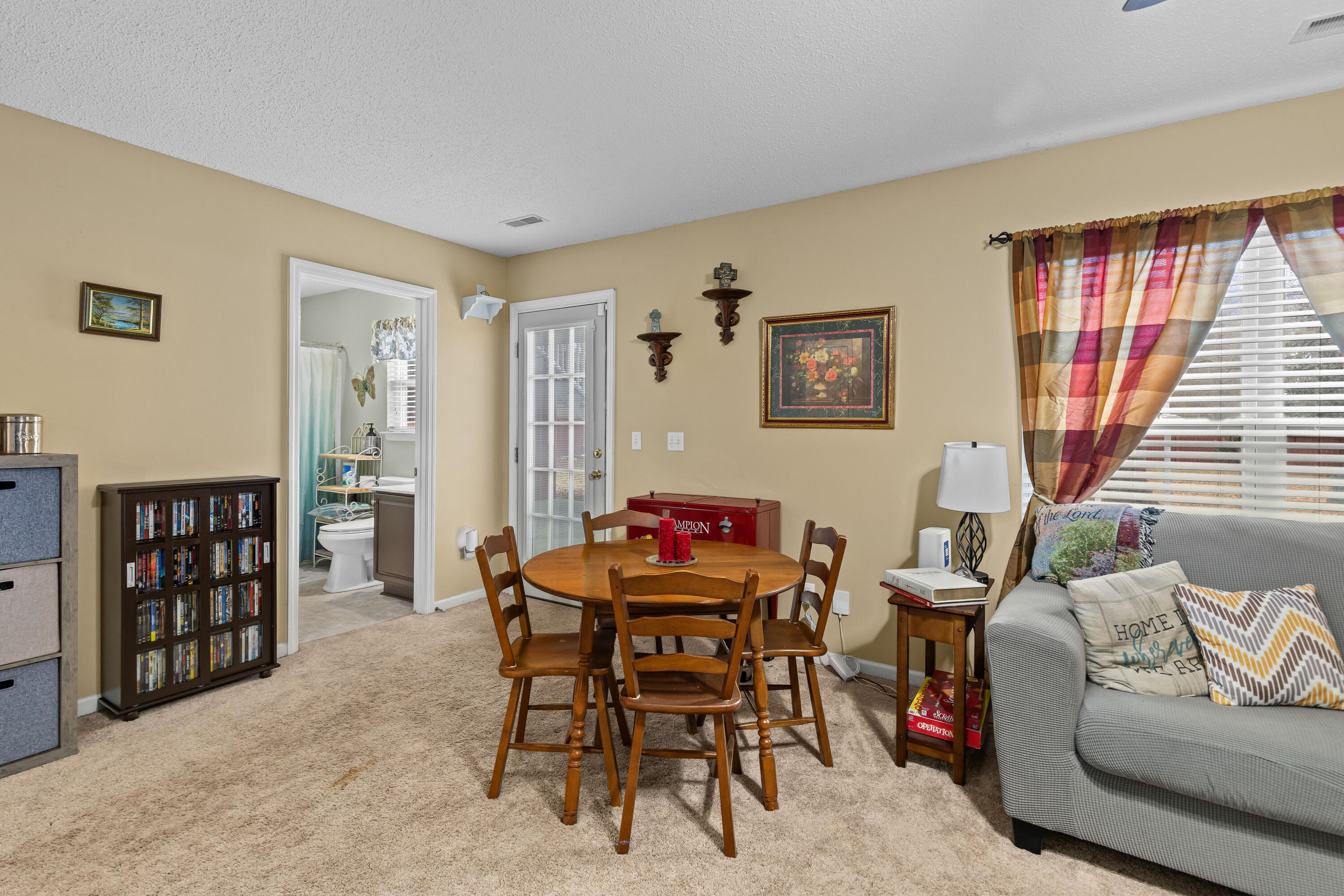 1037 Cobblestone Boulevard