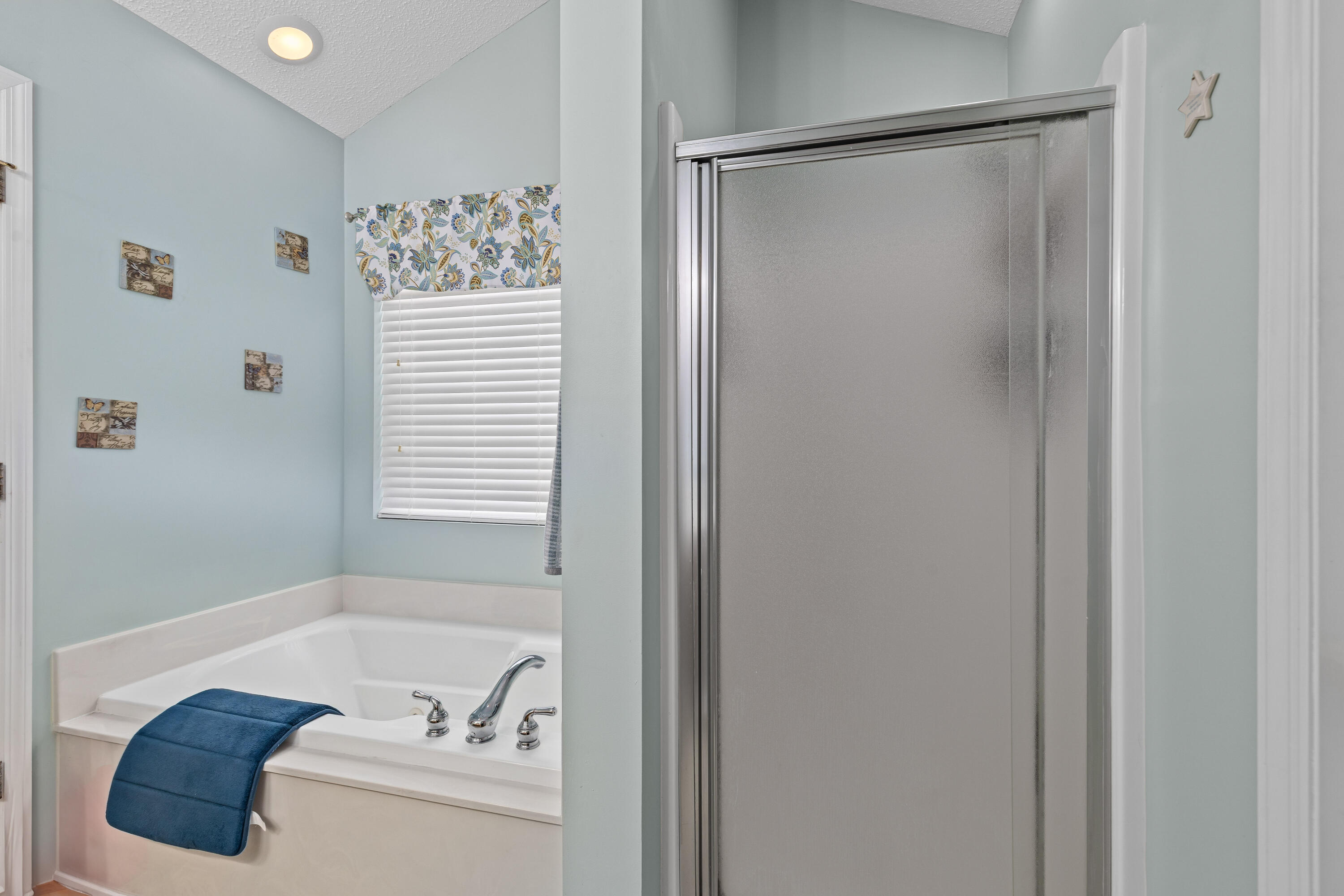 1037 Cobblestone Boulevard