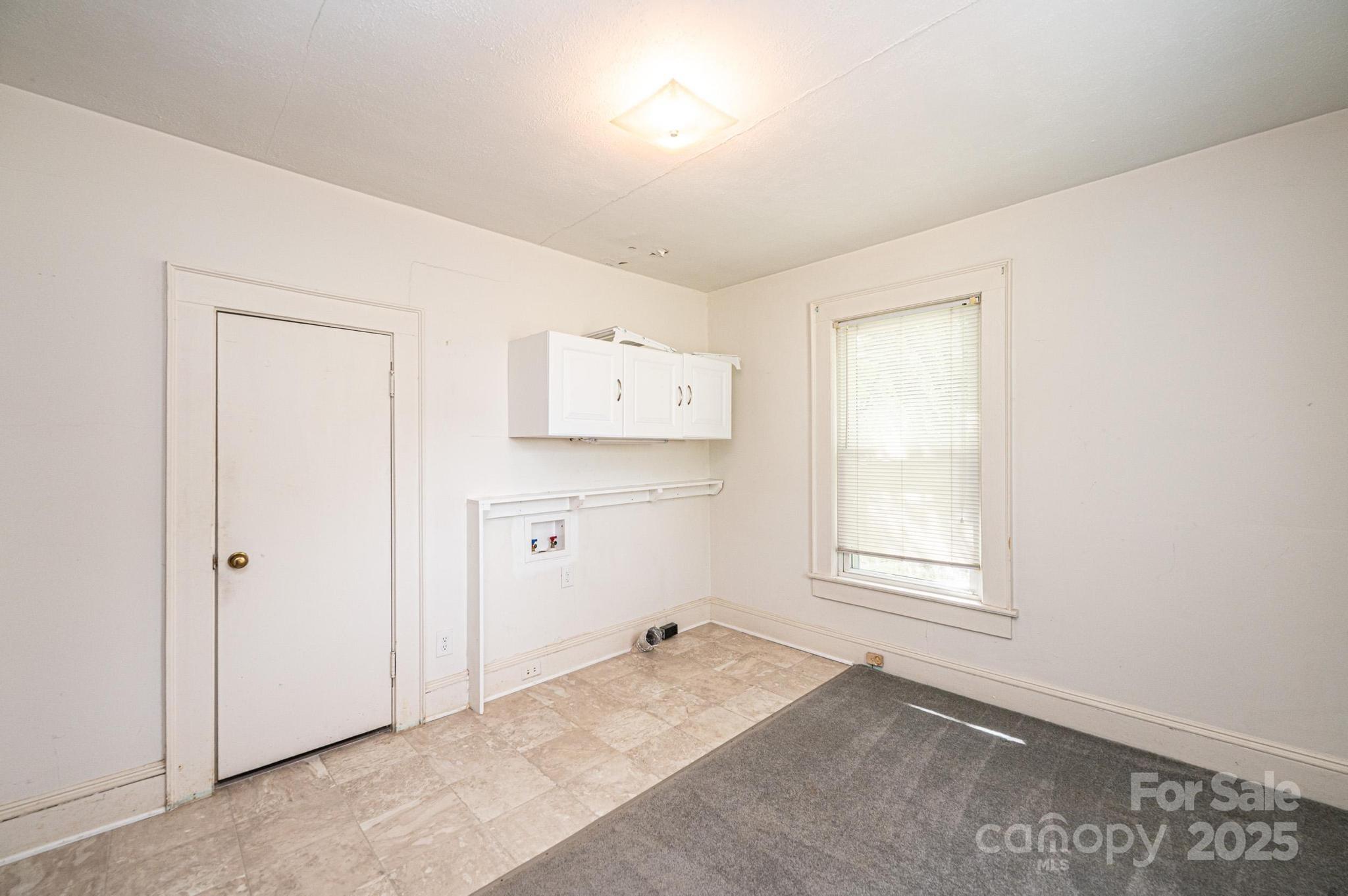 602 W 6th Street