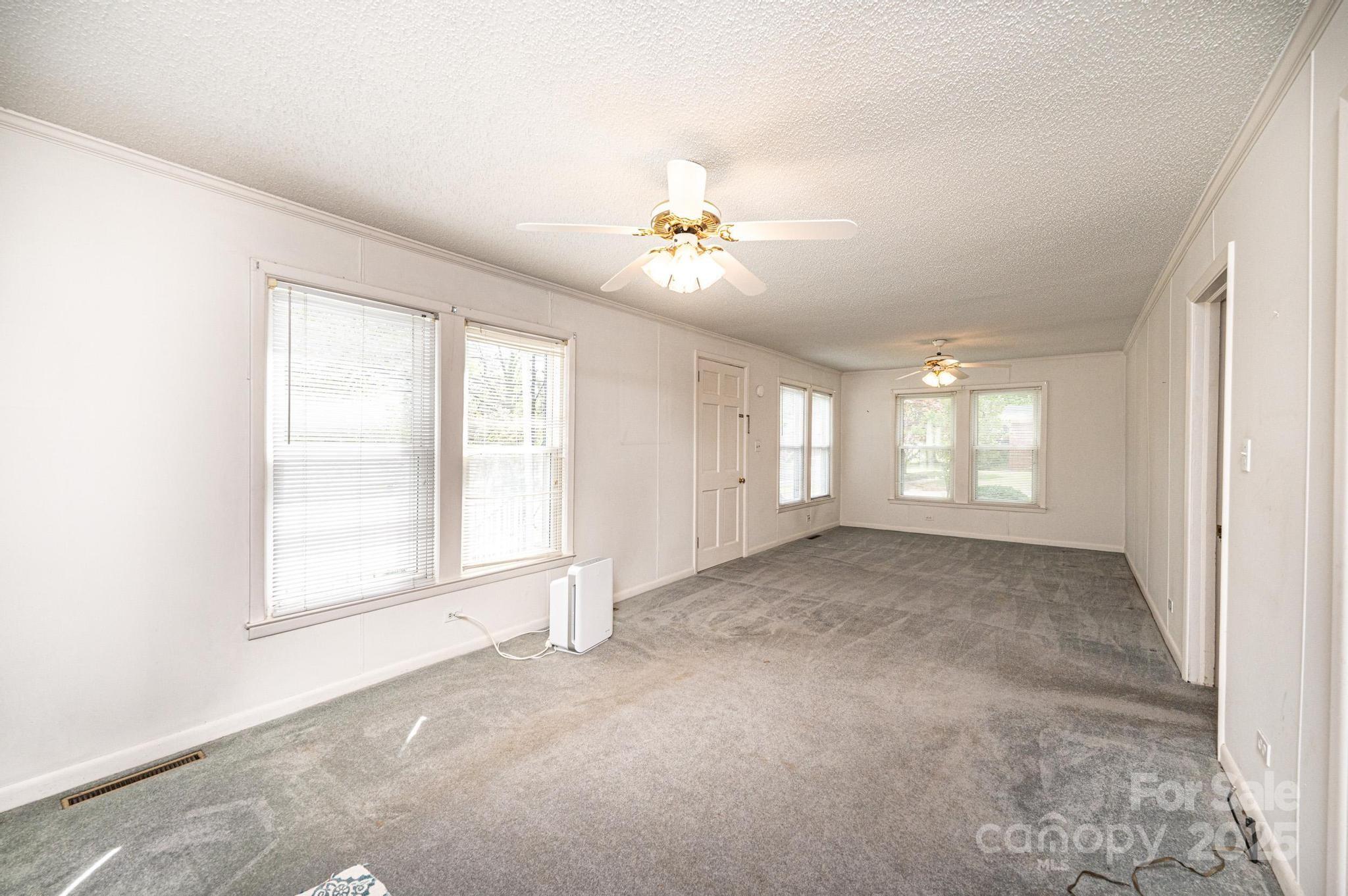 602 W 6th Street
