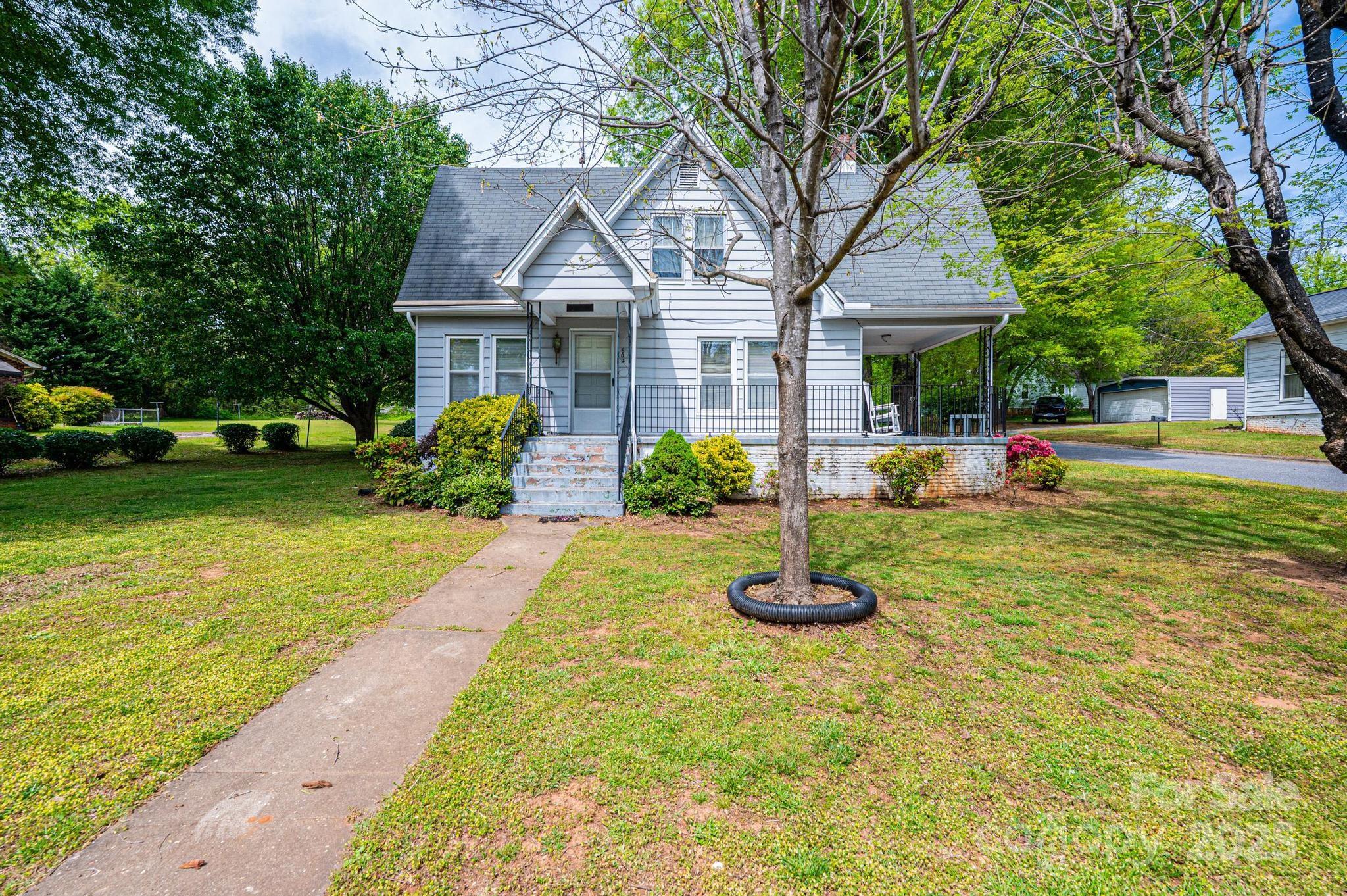 602 W 6th Street