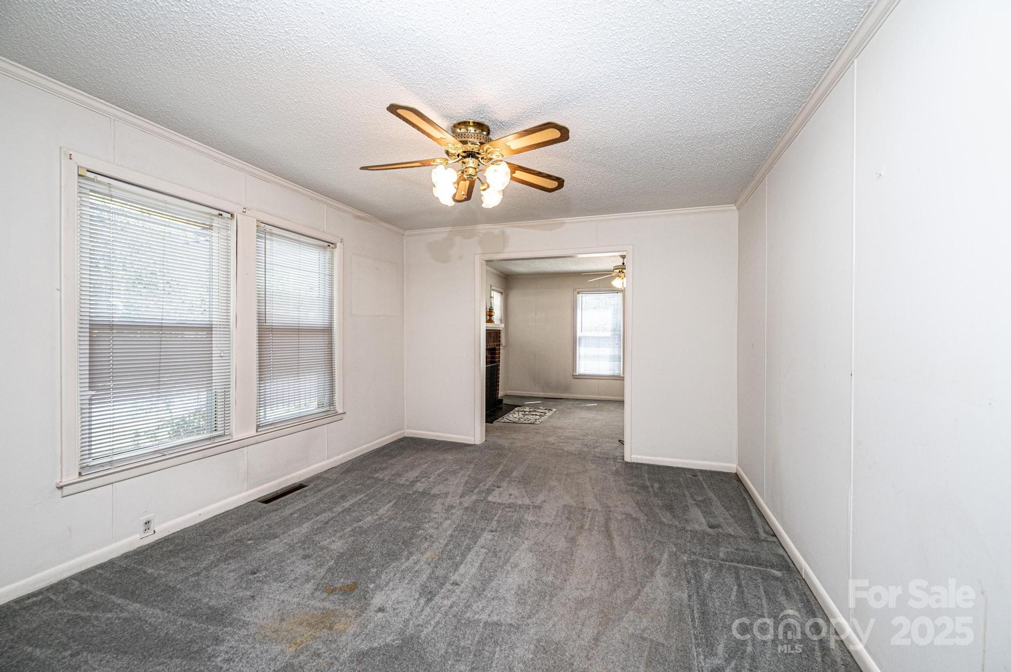 602 W 6th Street
