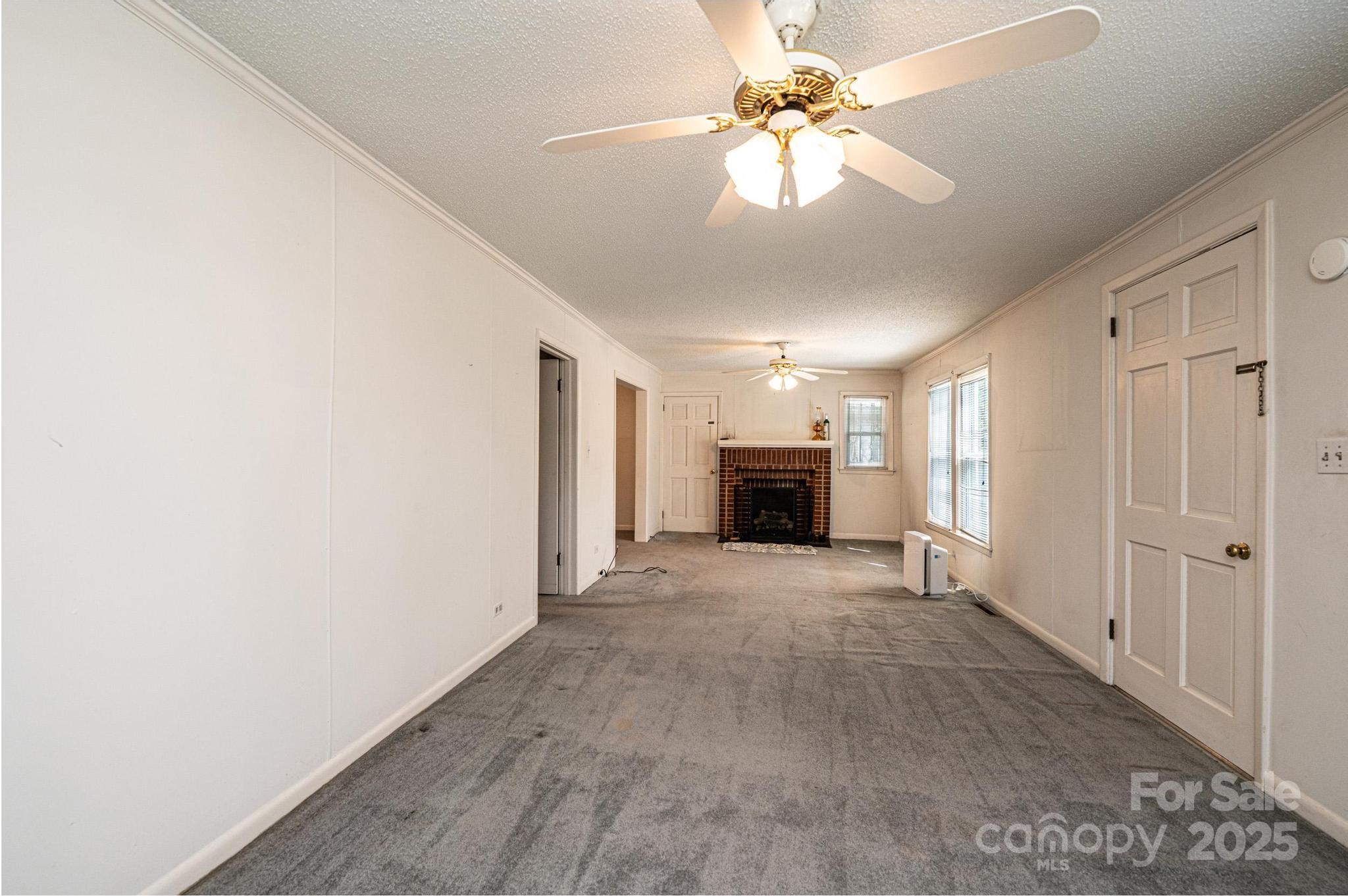 602 W 6th Street