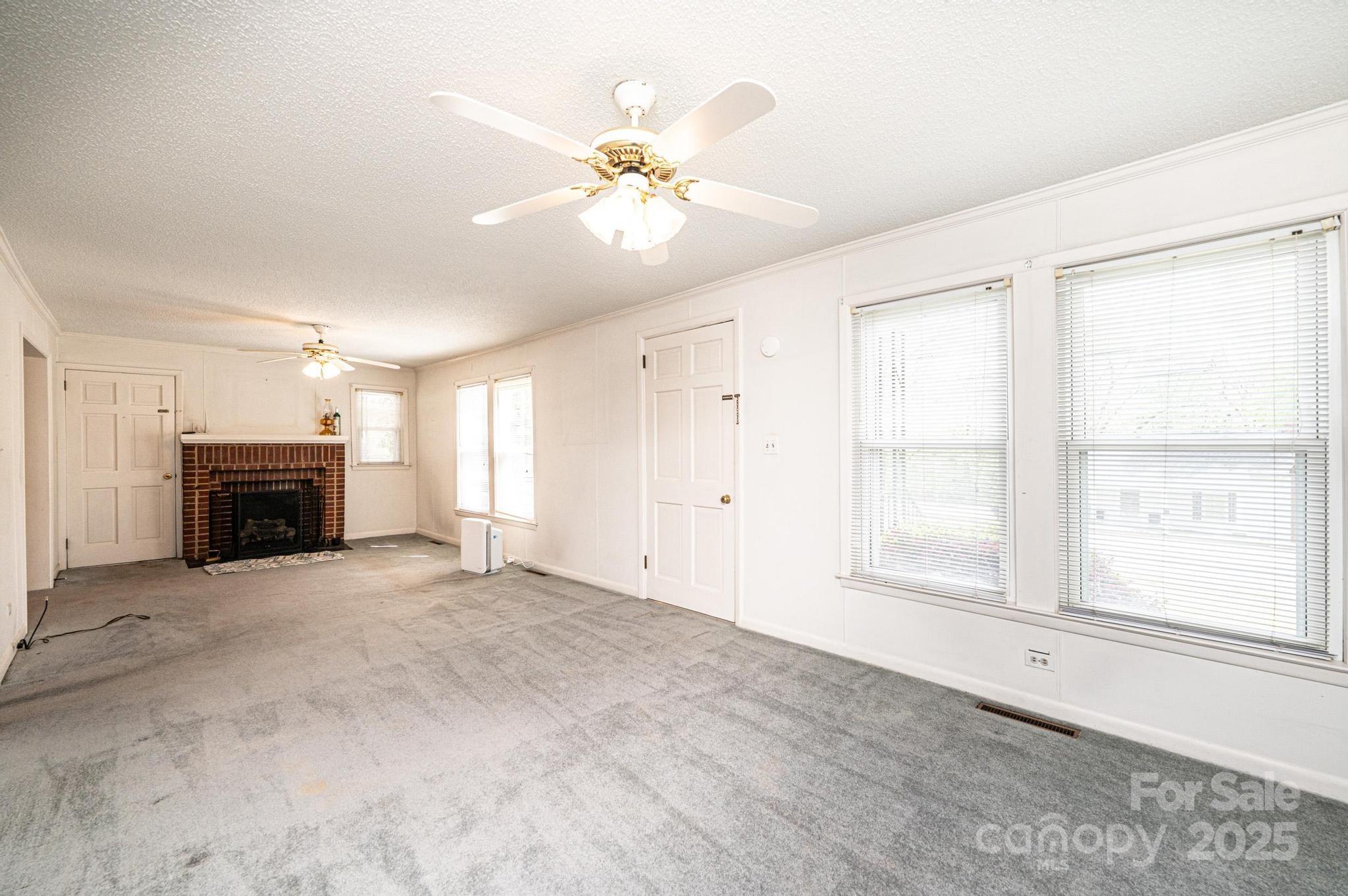 602 W 6th Street