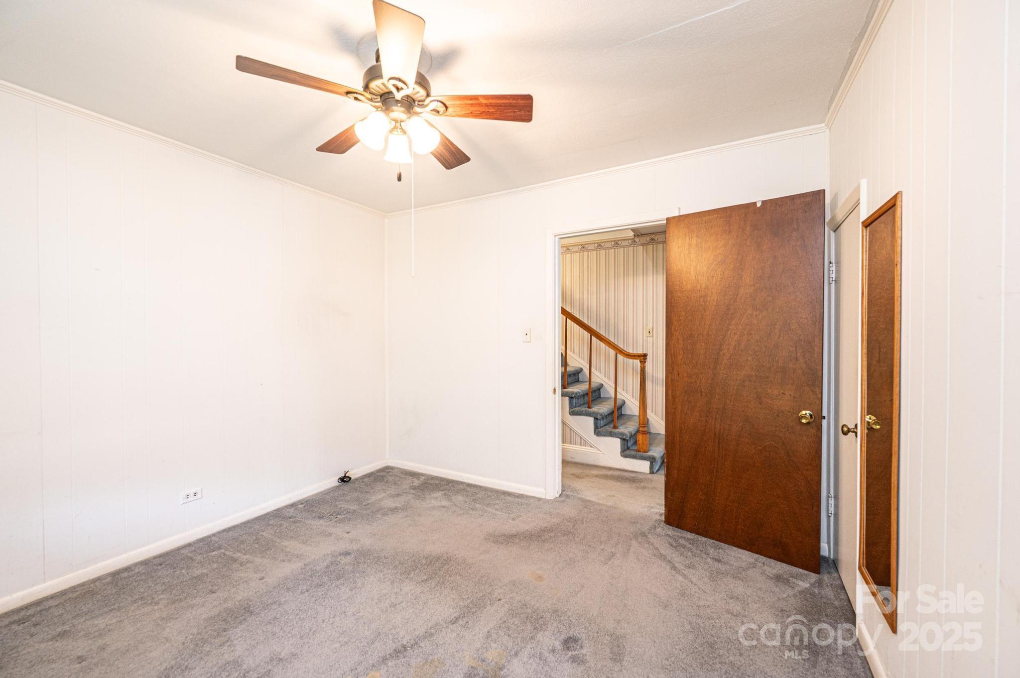 602 W 6th Street