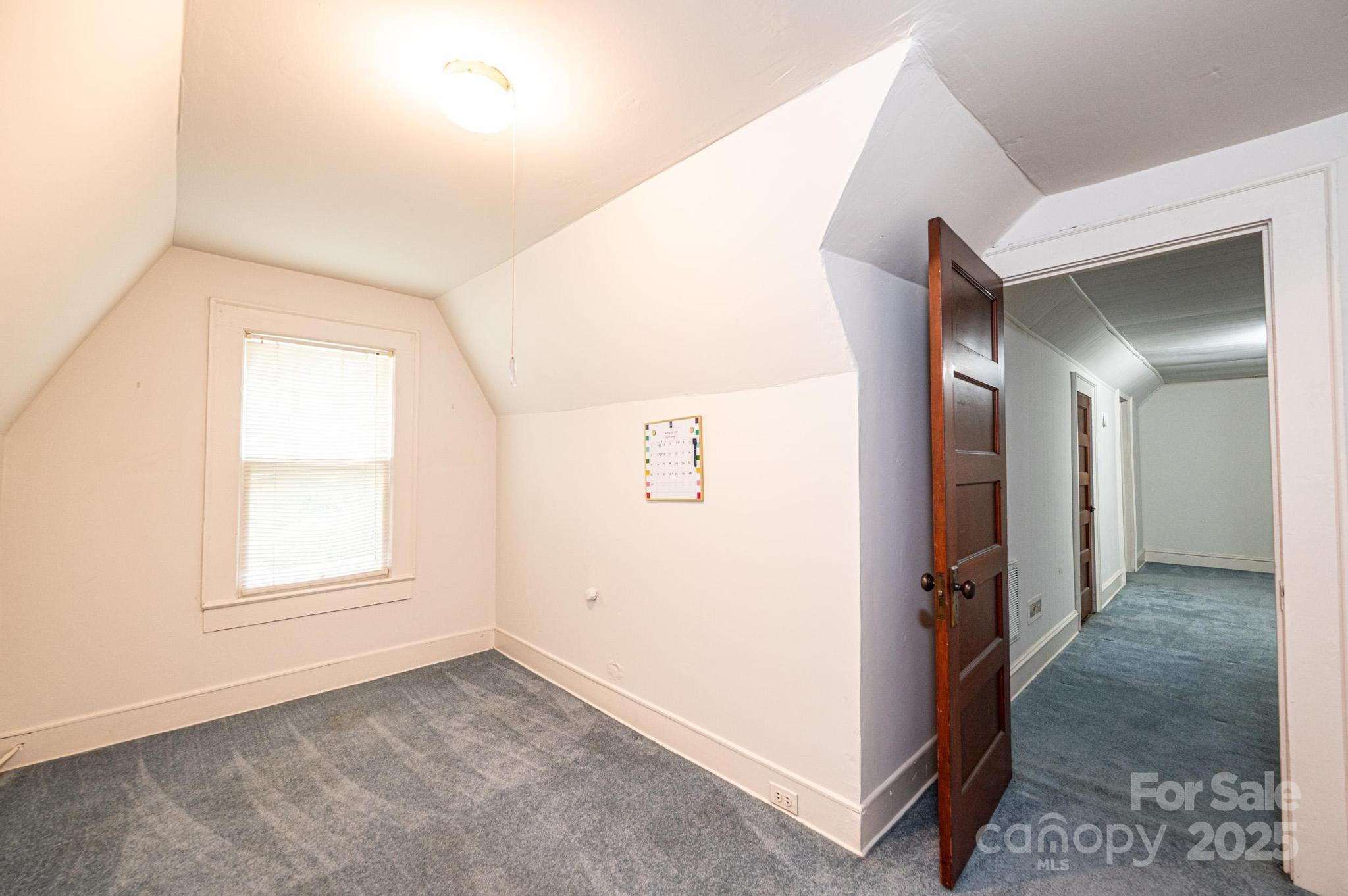 602 W 6th Street