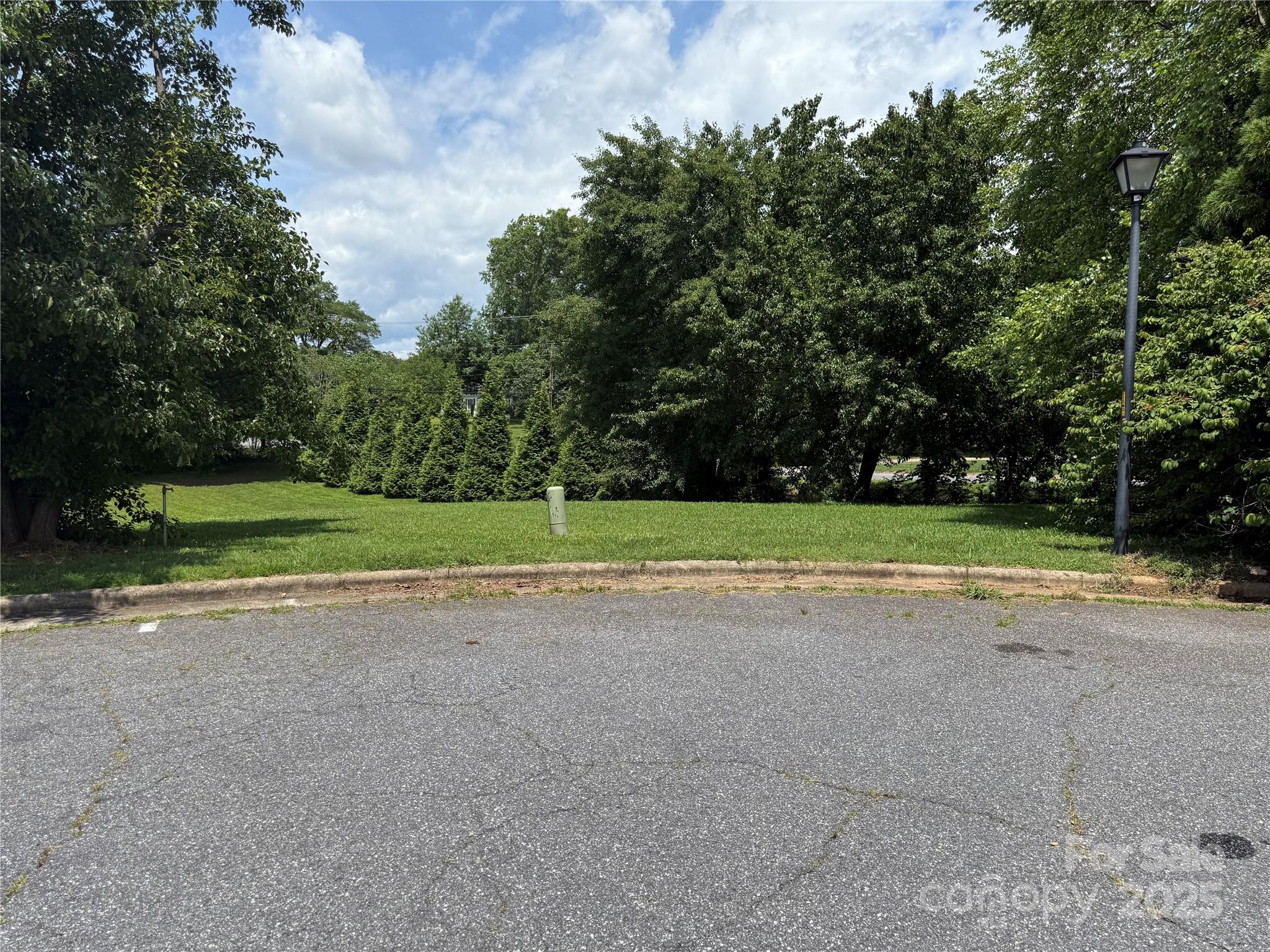 1147 10th Street Lane NW