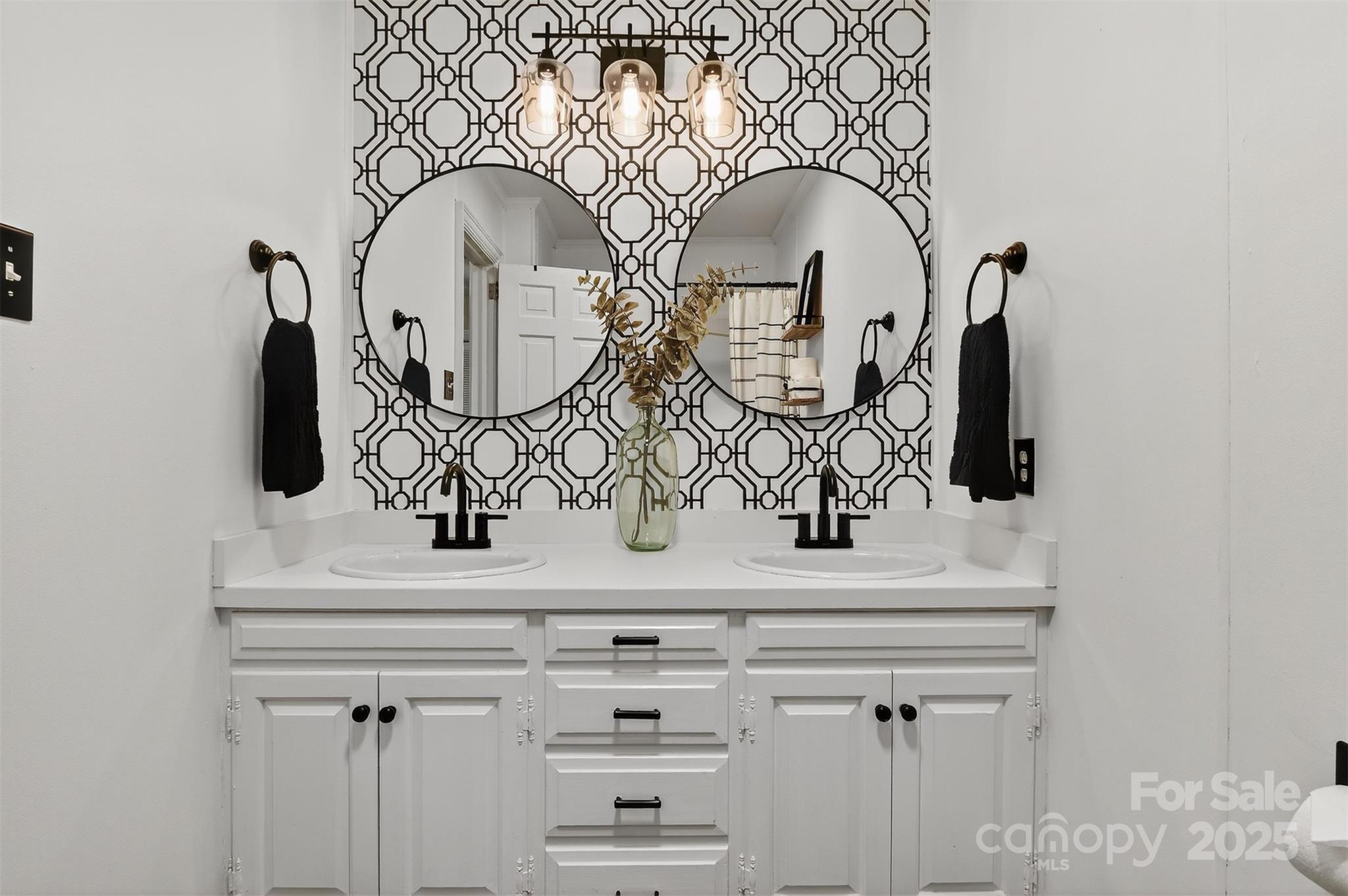 601 Pennell Street NE