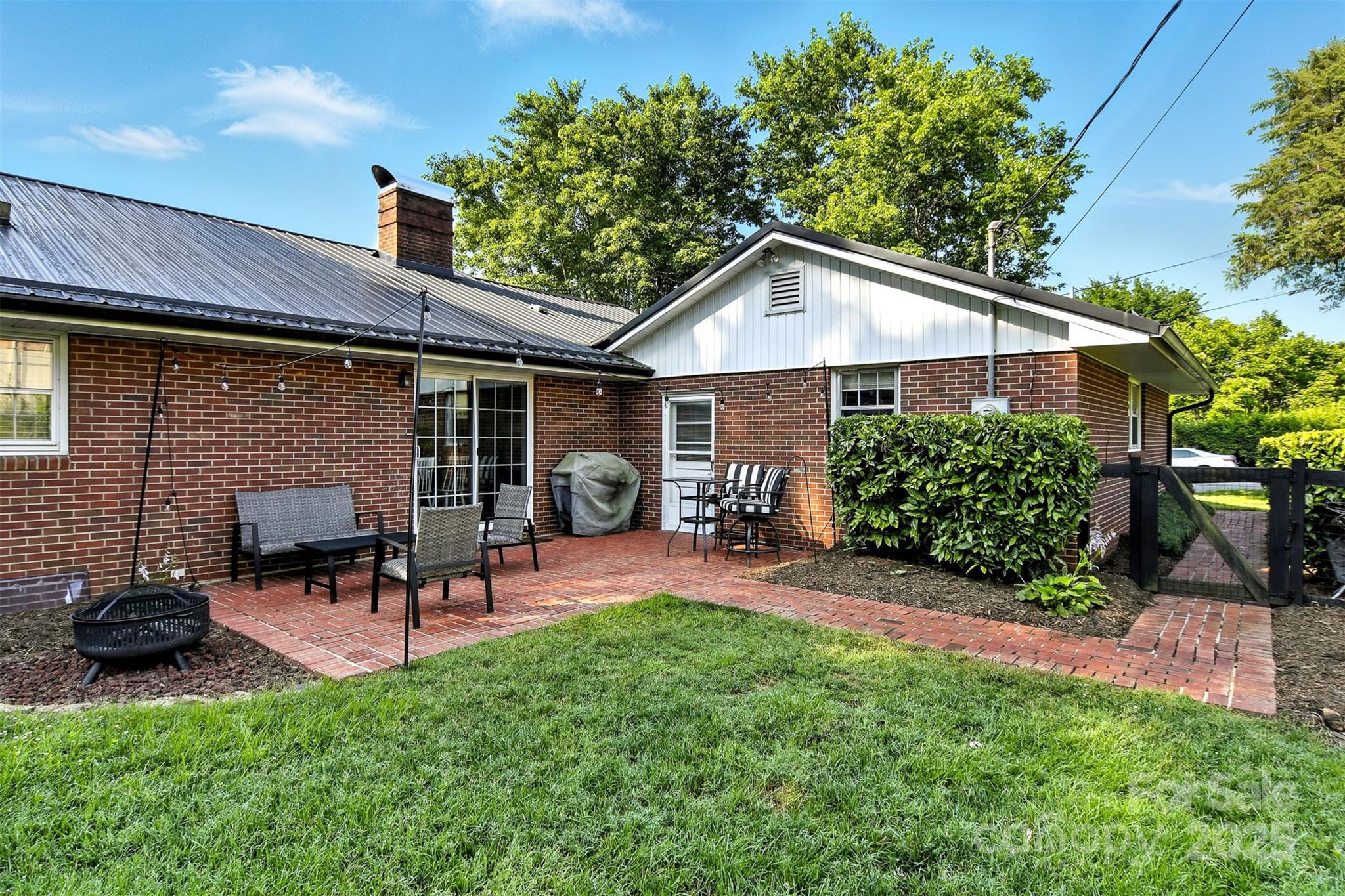 601 Pennell Street NE