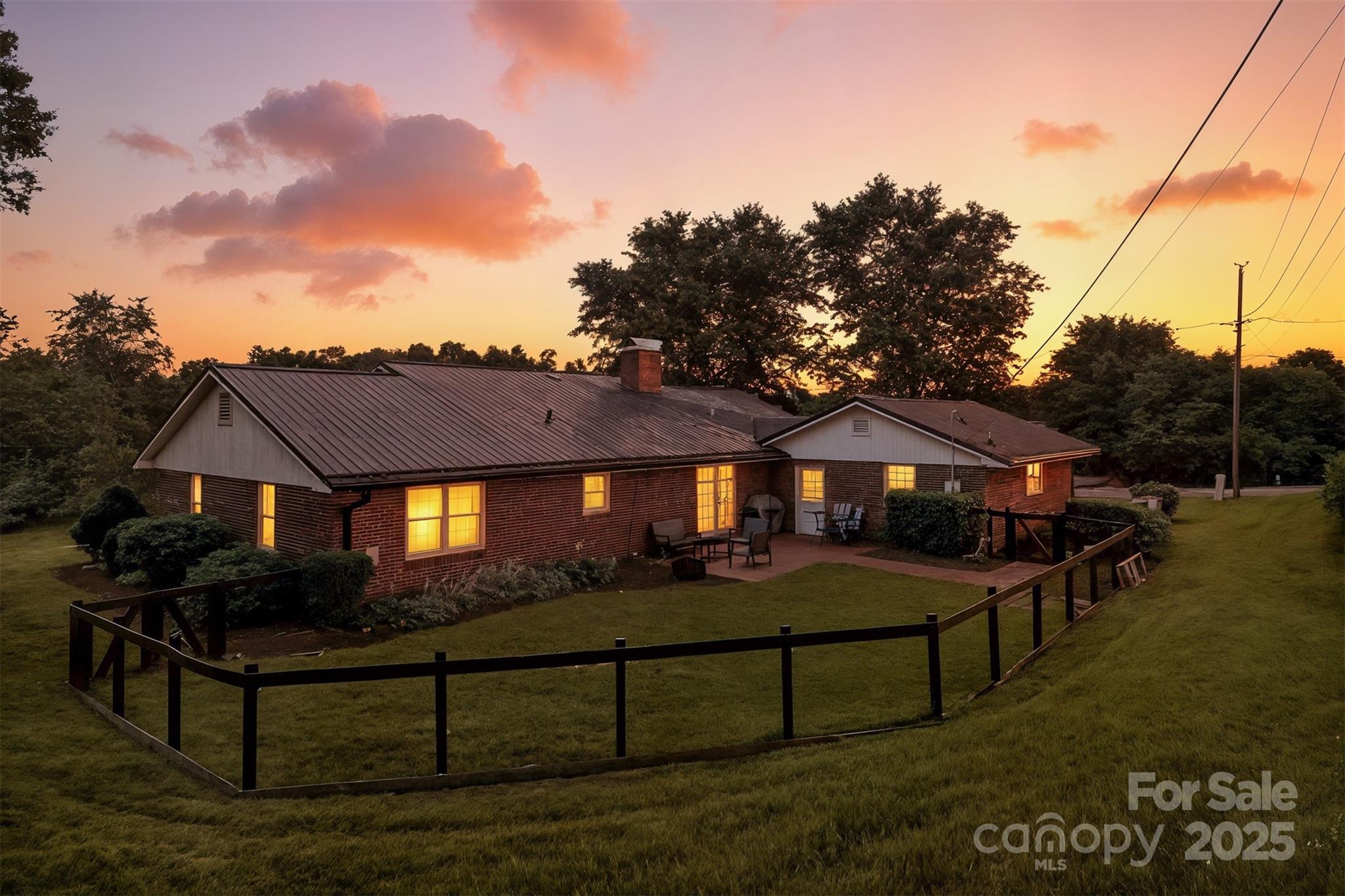 601 Pennell Street NE