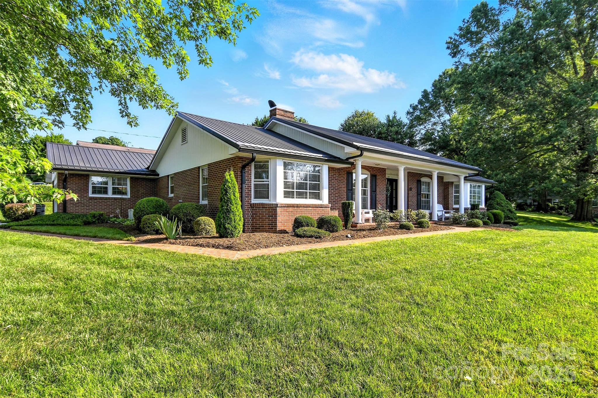 601 Pennell Street NE