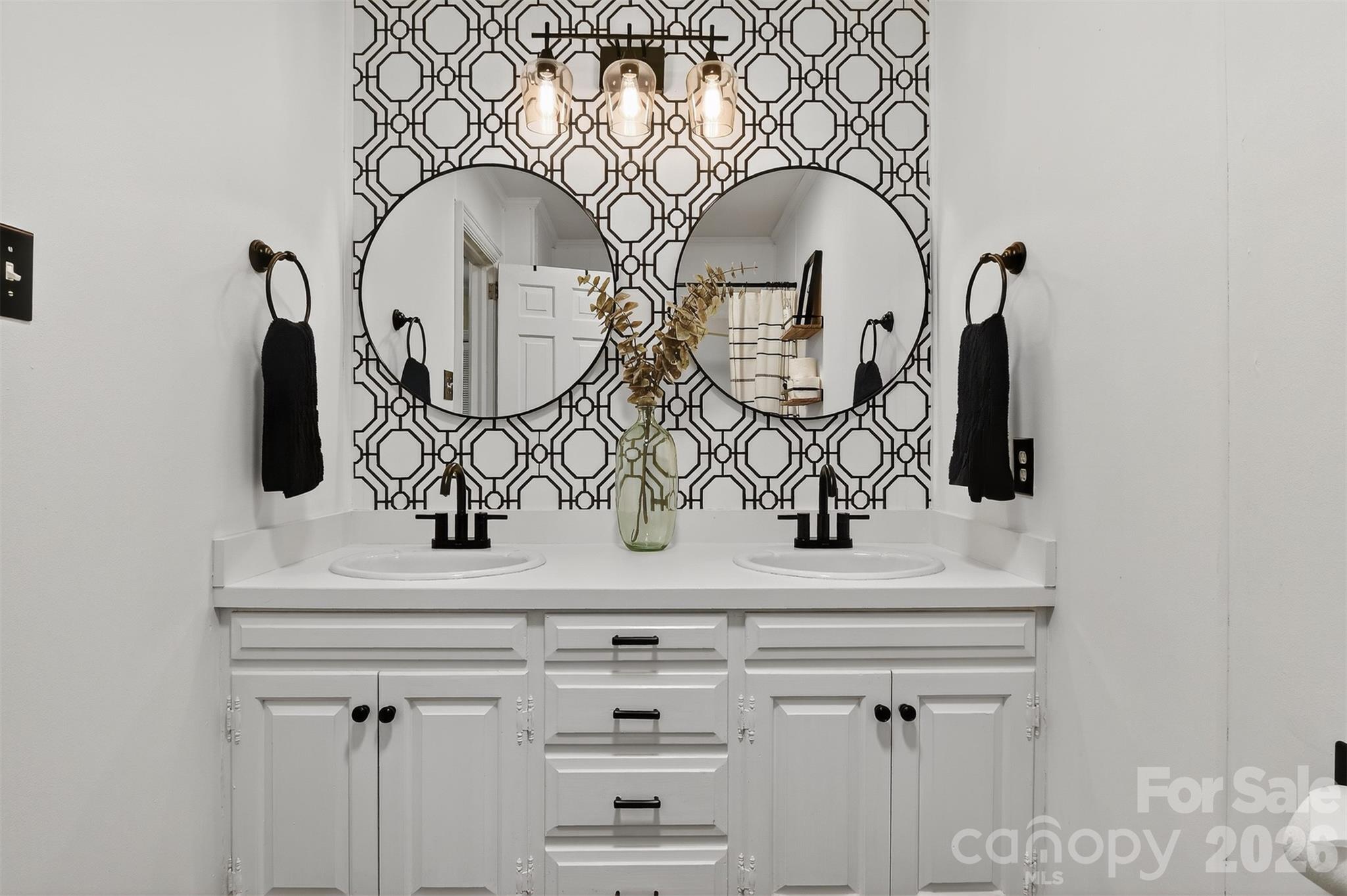 601 Pennell Street NE