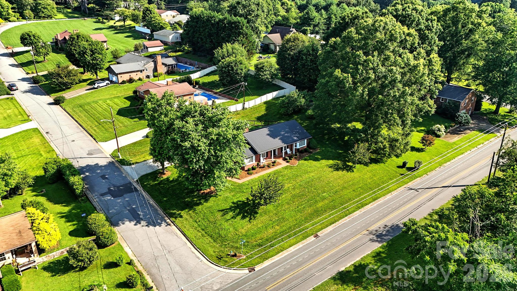 601 Pennell Street NE