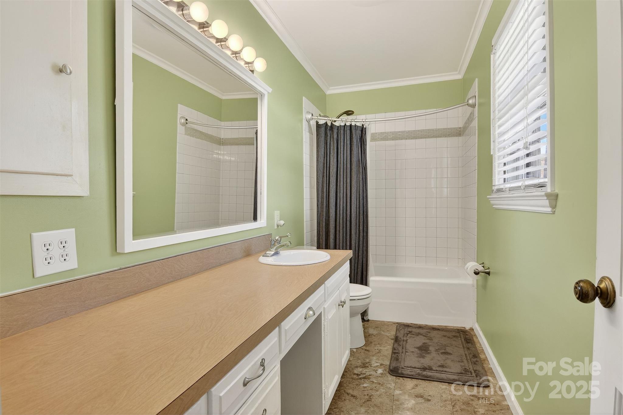 601 Pennell Street NE