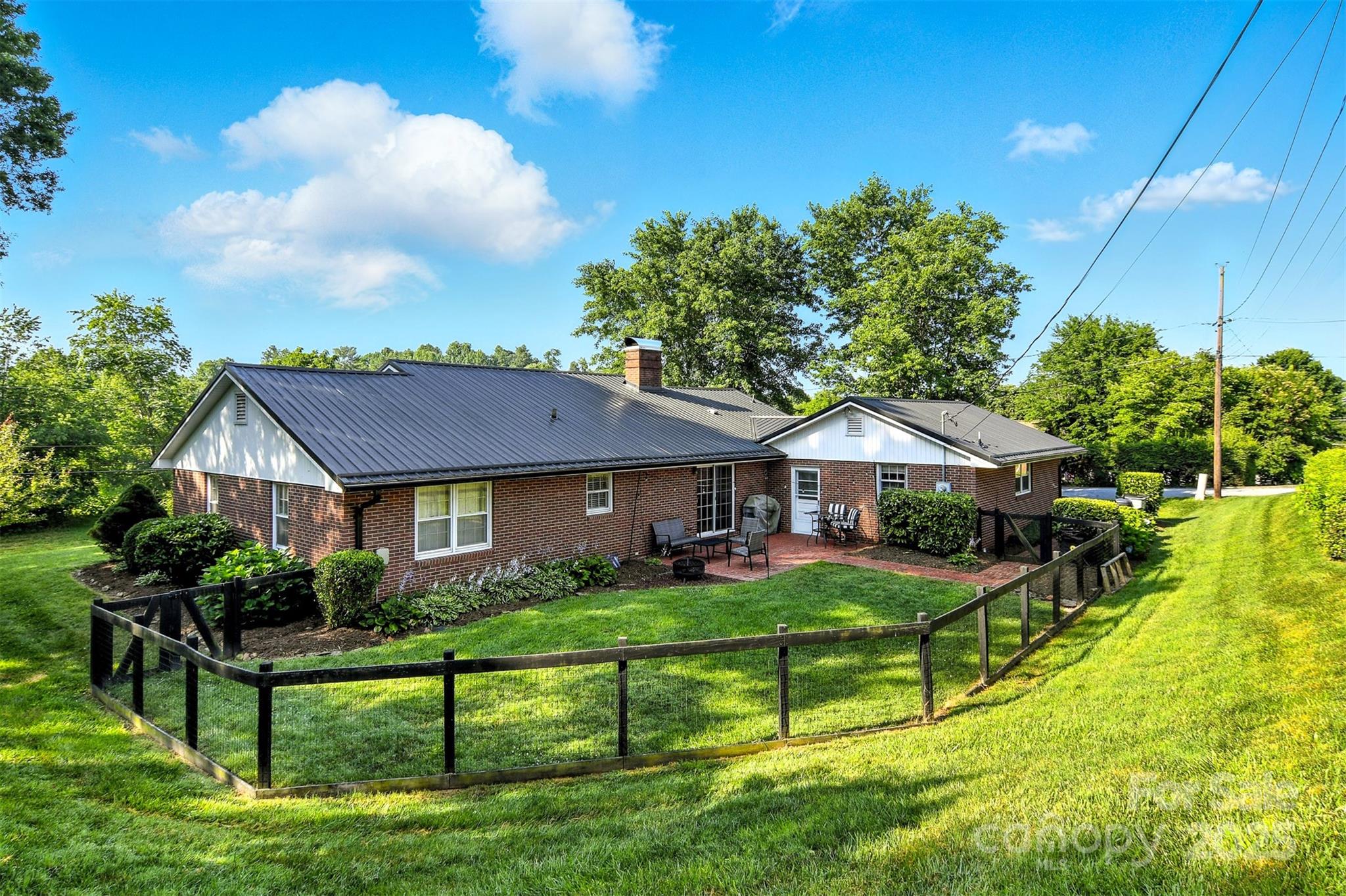 601 Pennell Street NE