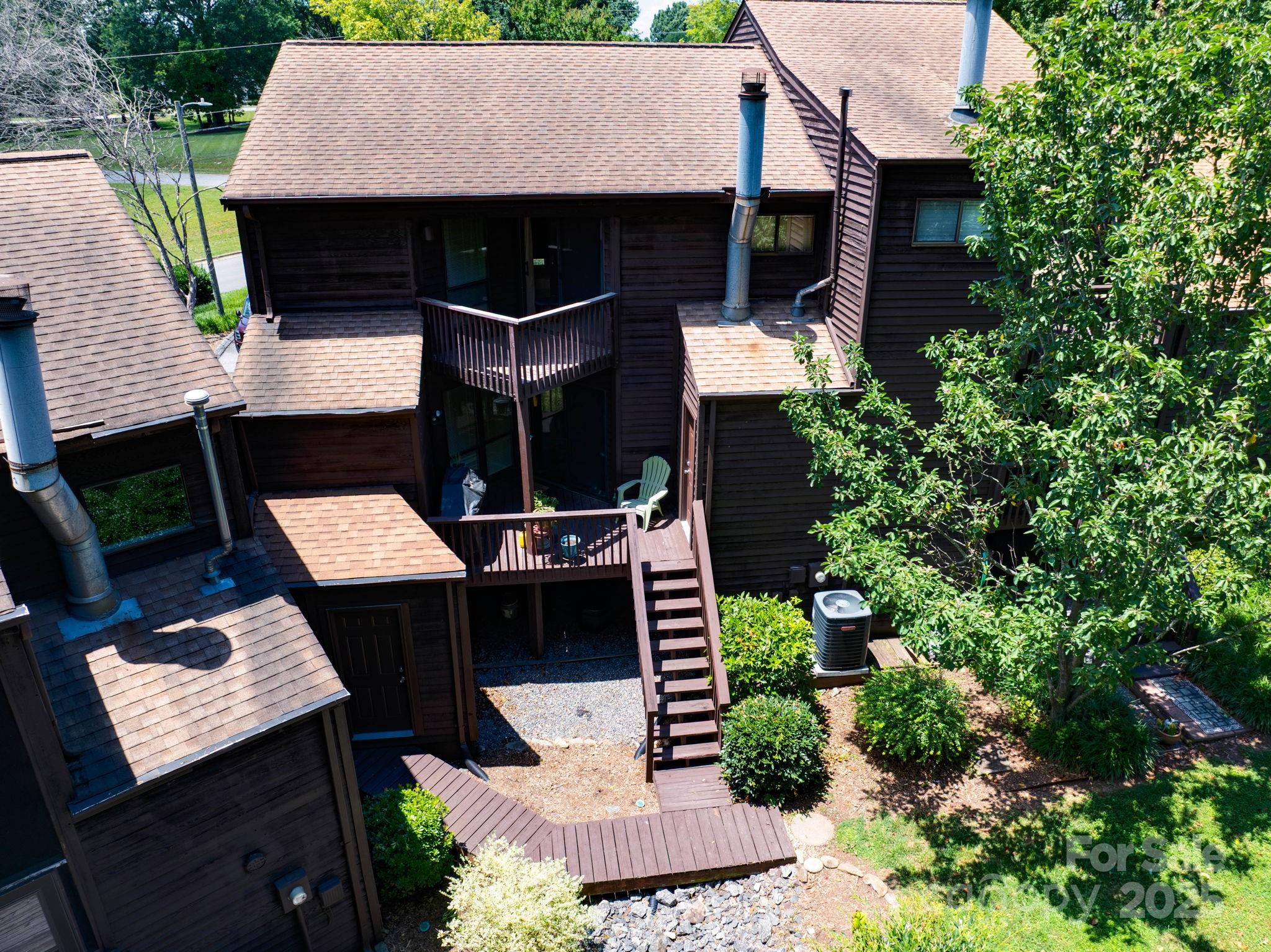 1034 N Center Street
