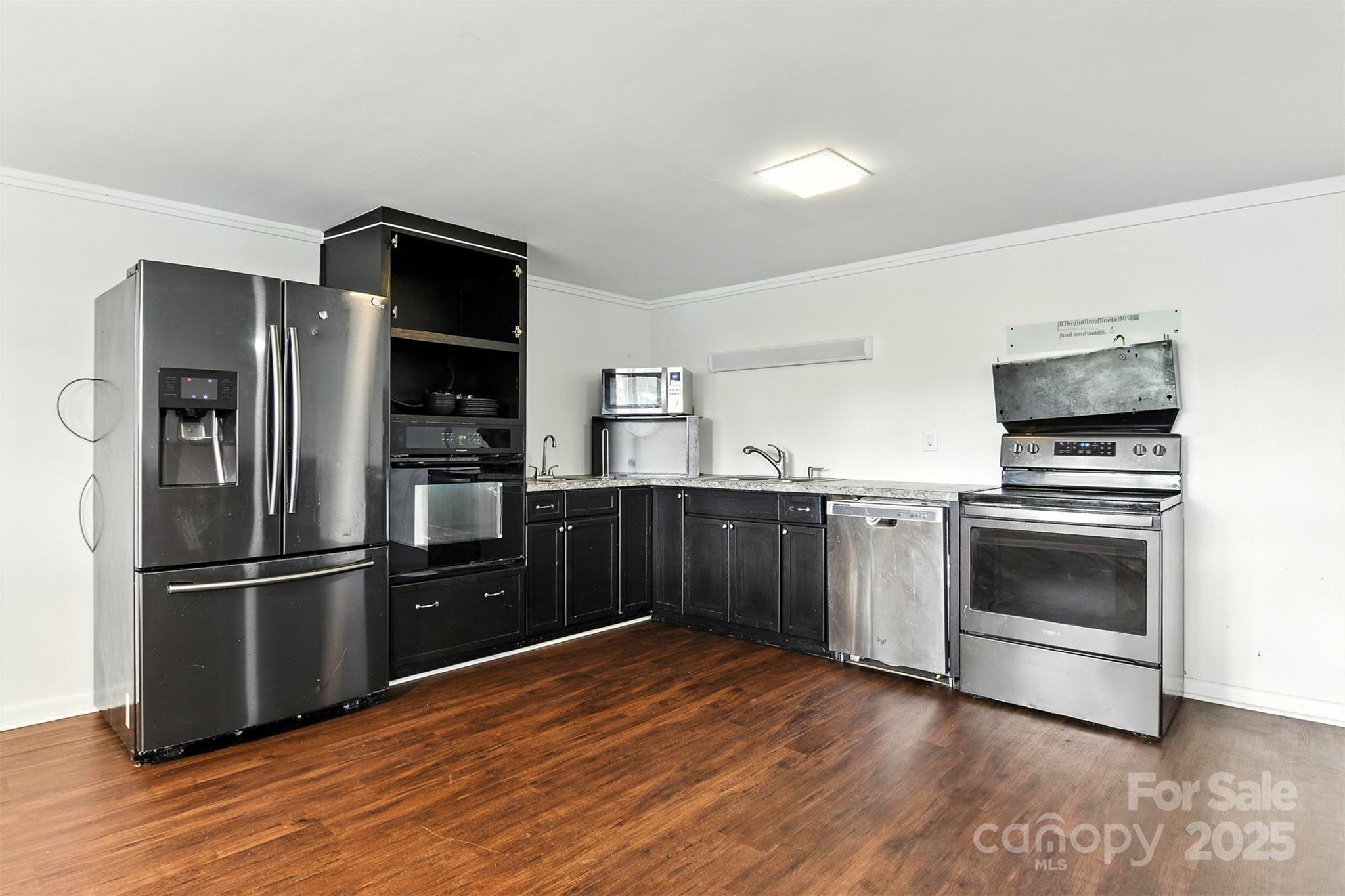26 33rd Avenue NW