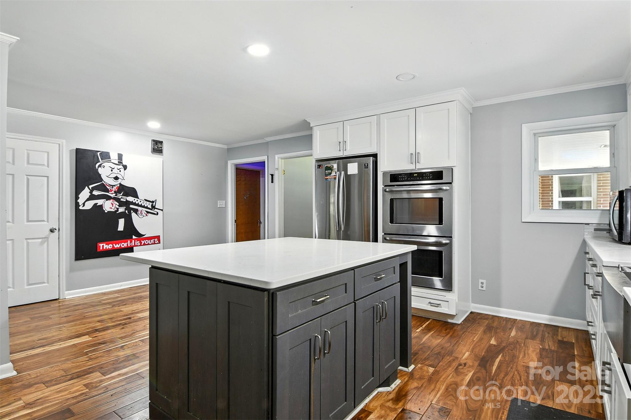 26 33rd Avenue NW