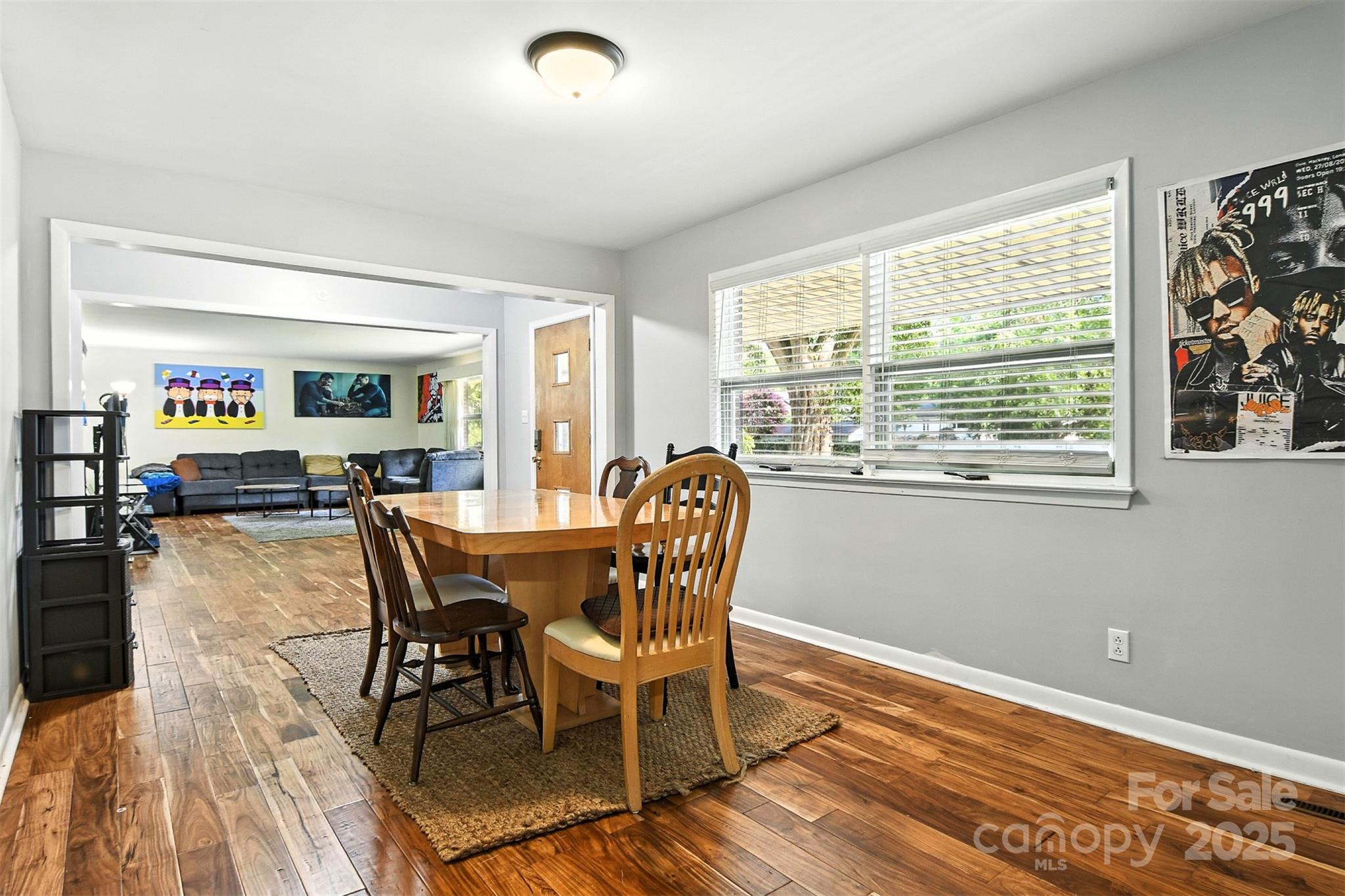 26 33rd Avenue NW