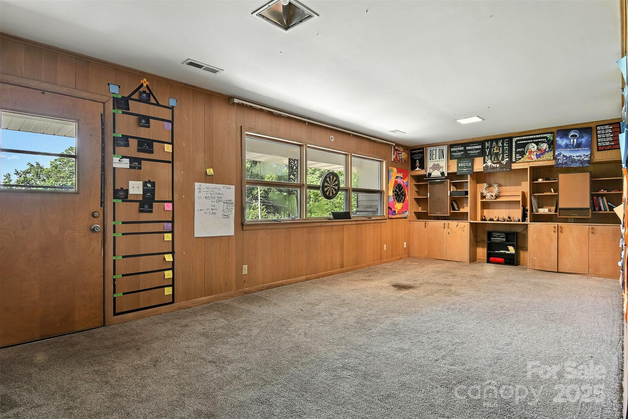 26 33rd Avenue NW