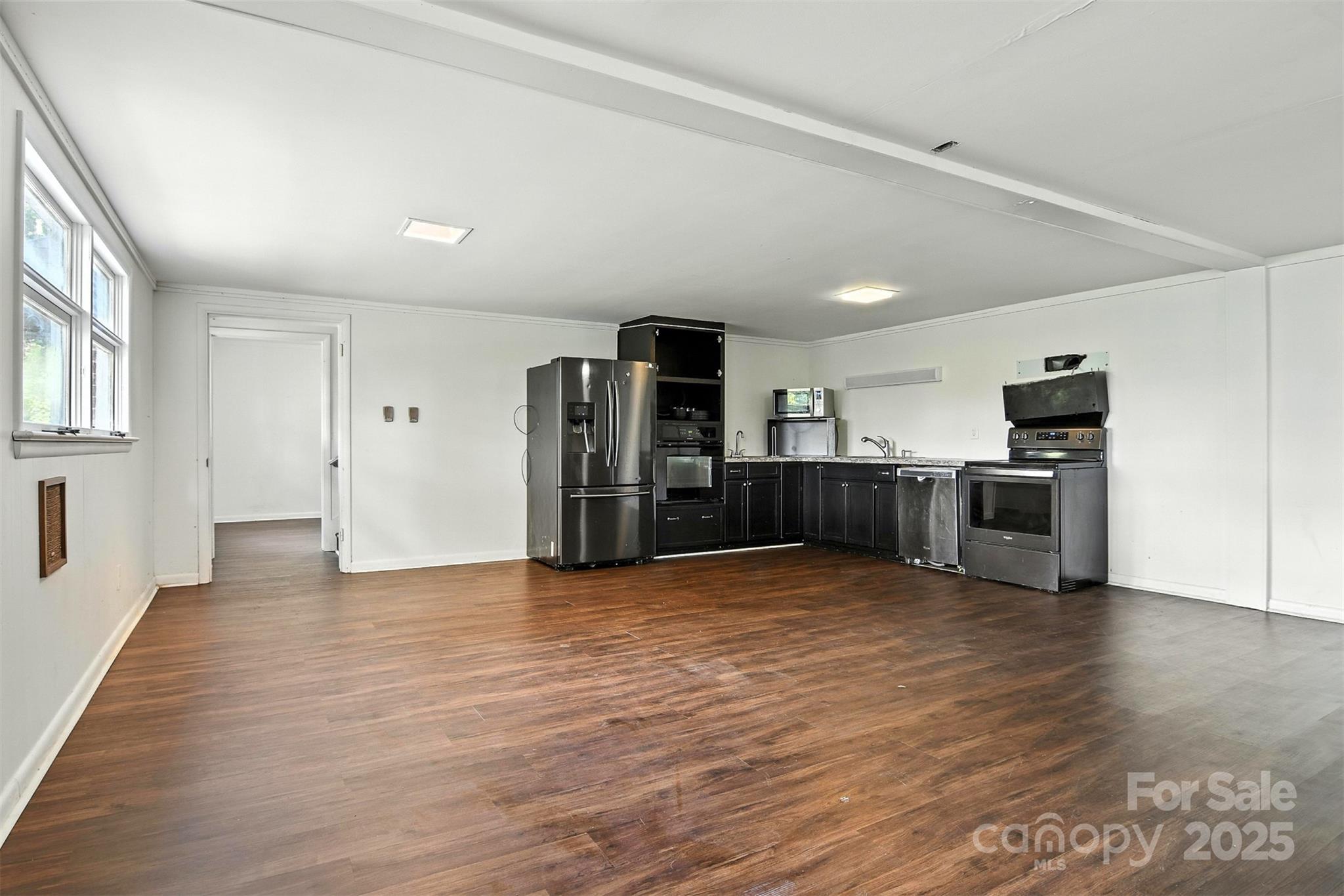 26 33rd Avenue NW