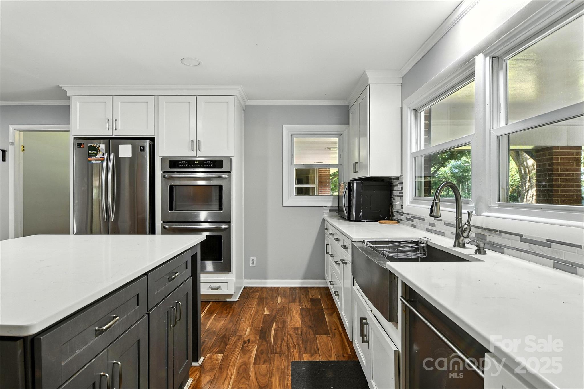 26 33rd Avenue NW