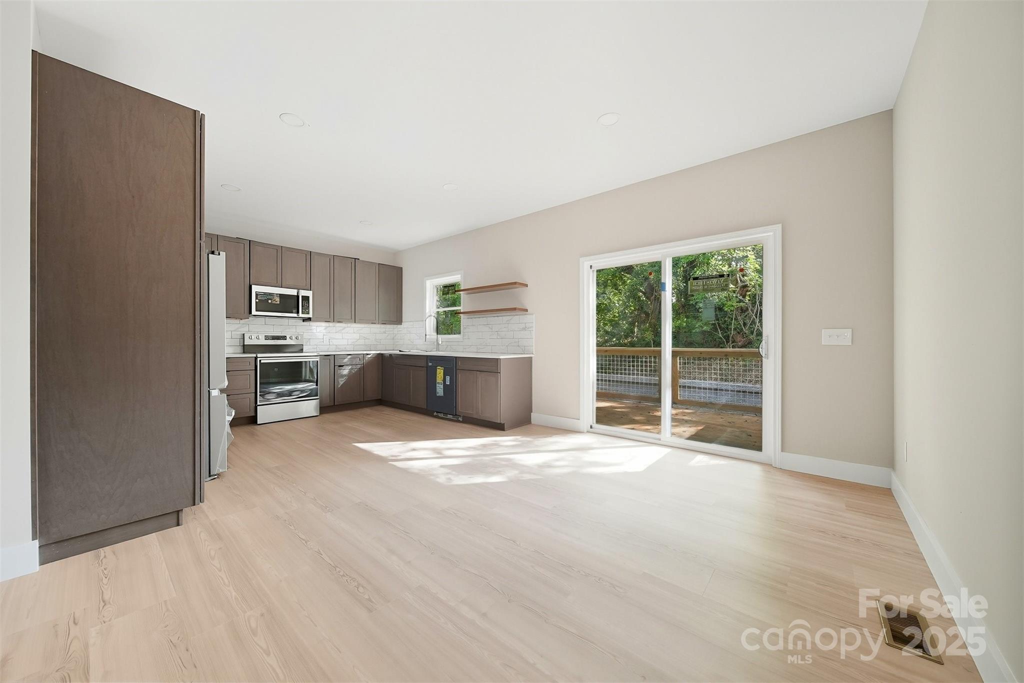 162 4th Street NE