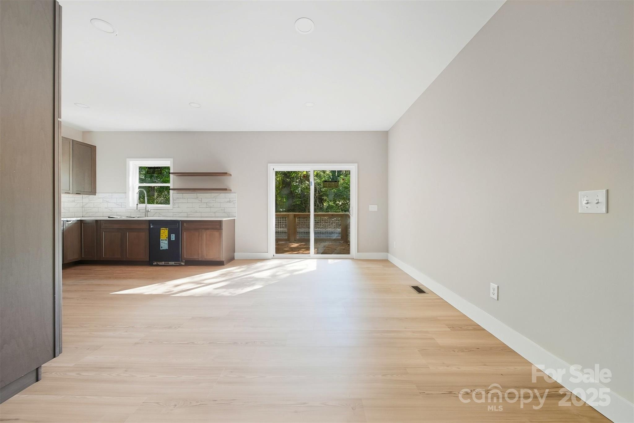 162 4th Street NE