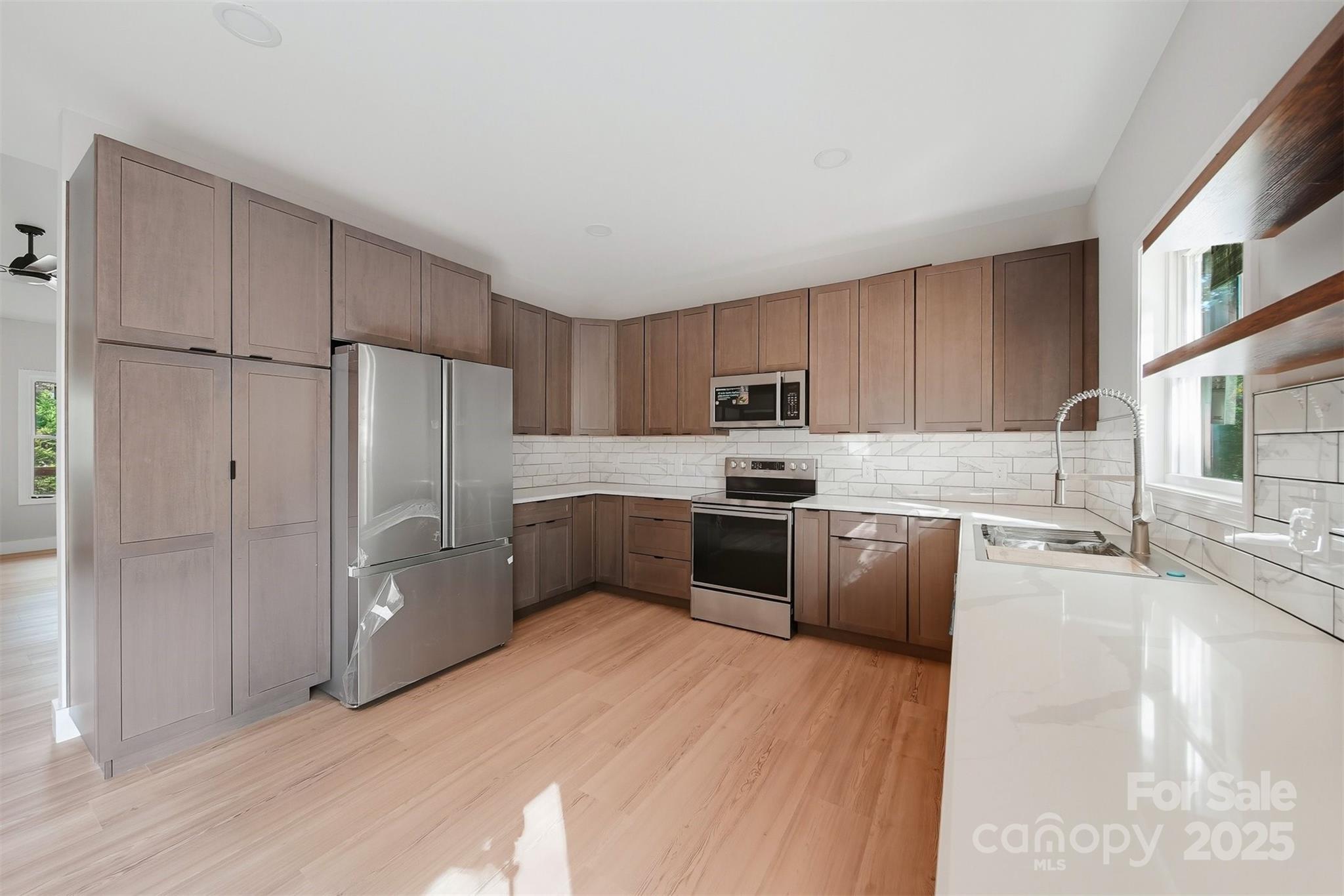 162 4th Street NE