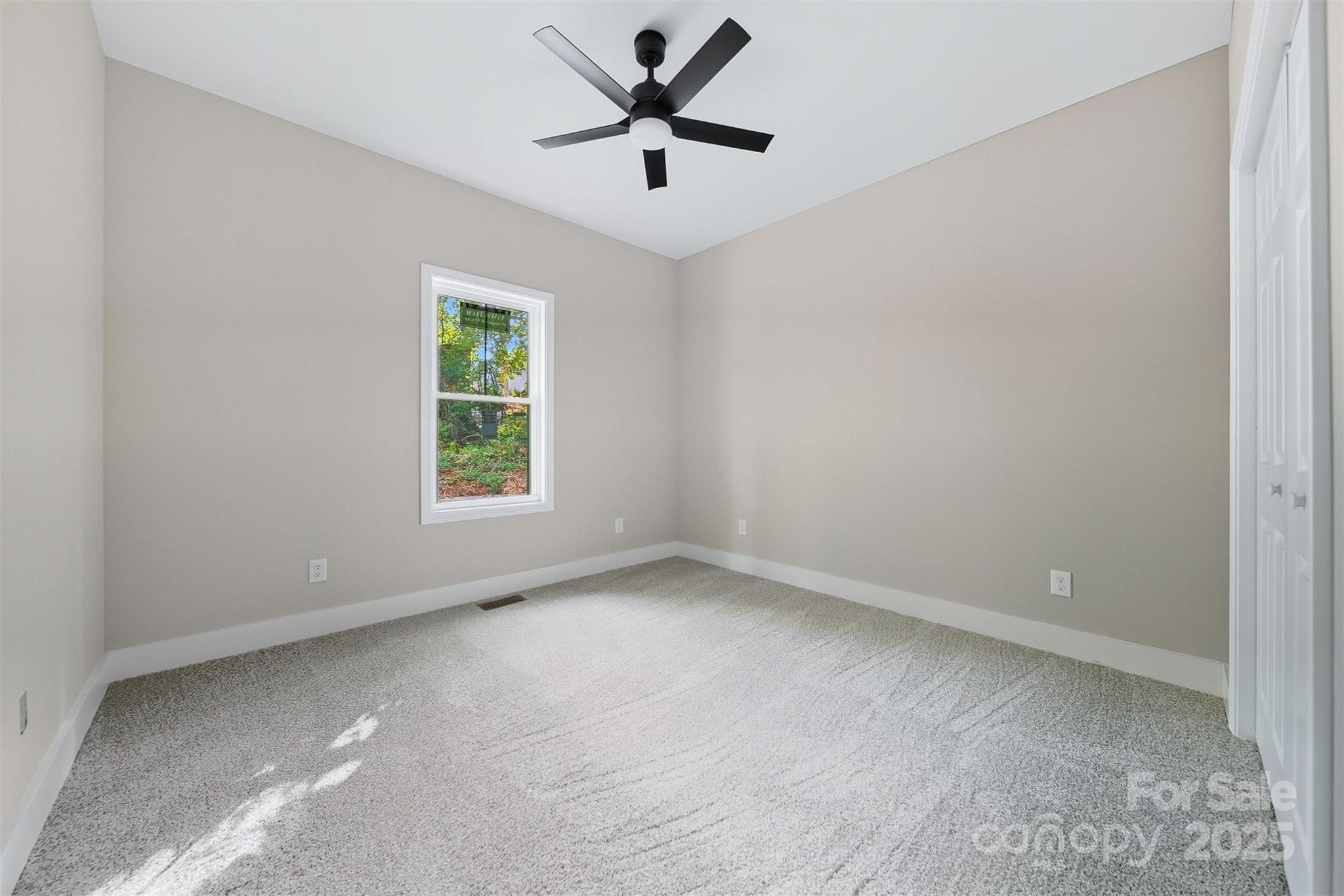162 4th Street NE