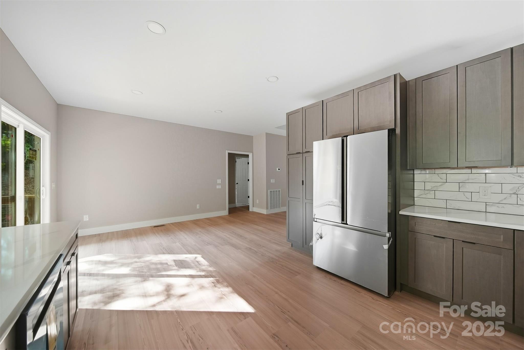 162 4th Street NE