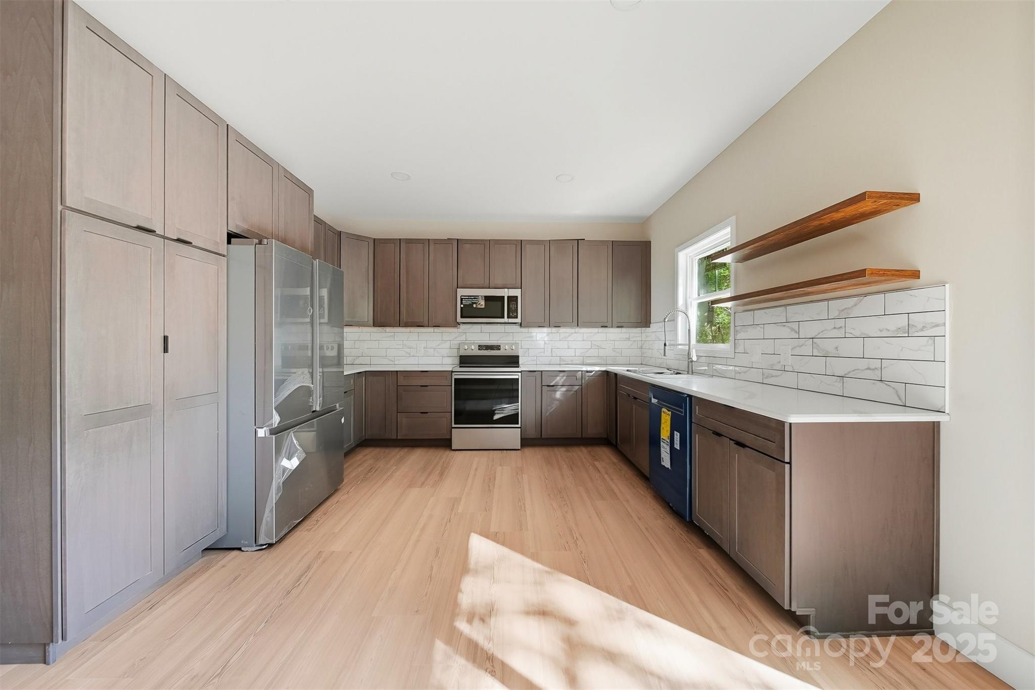 162 4th Street NE
