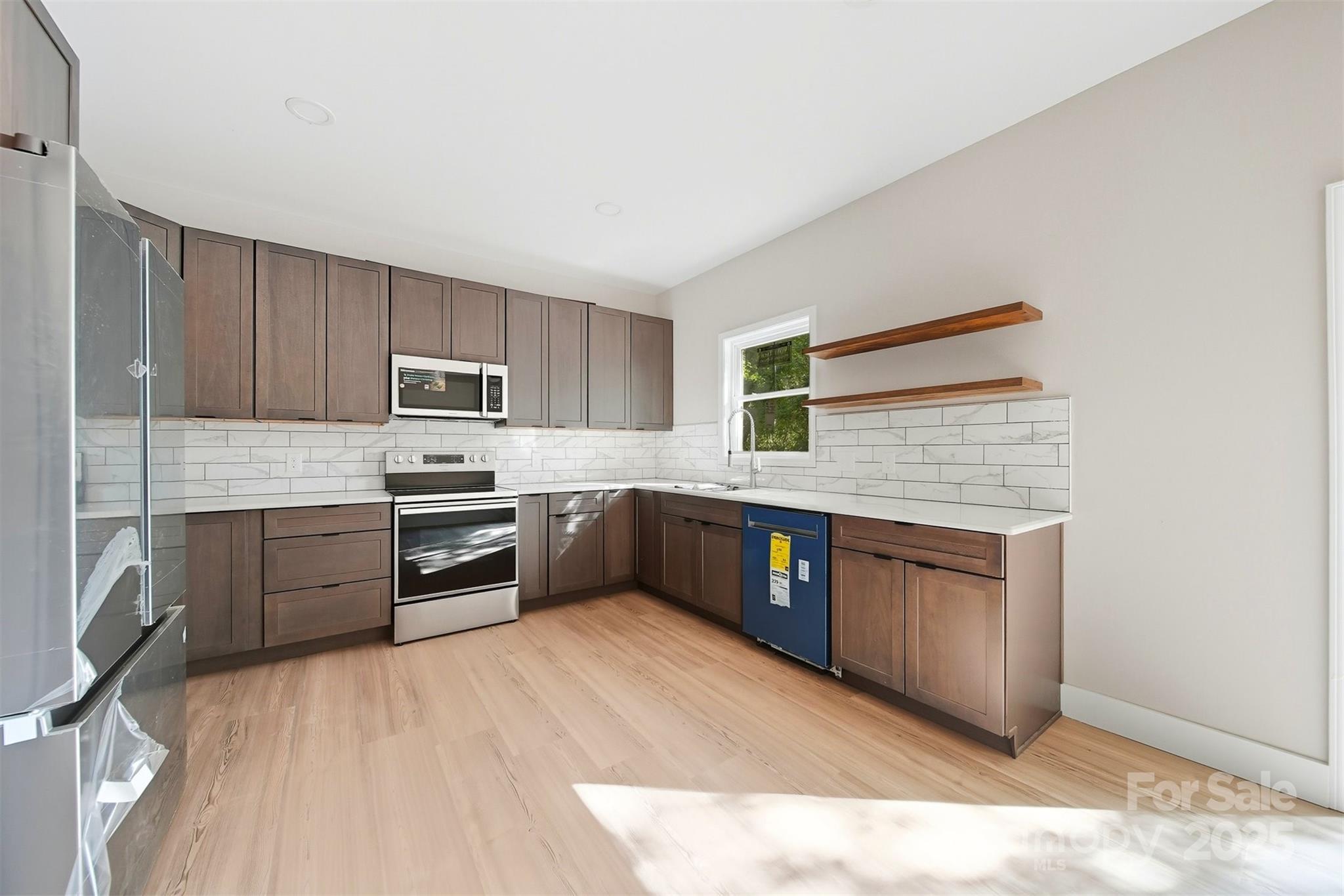 162 4th Street NE