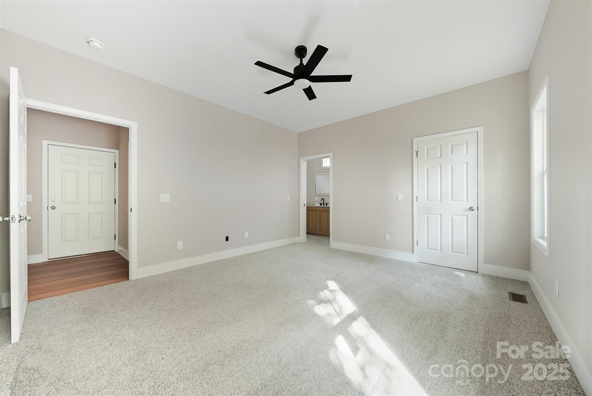 162 4th Street NE