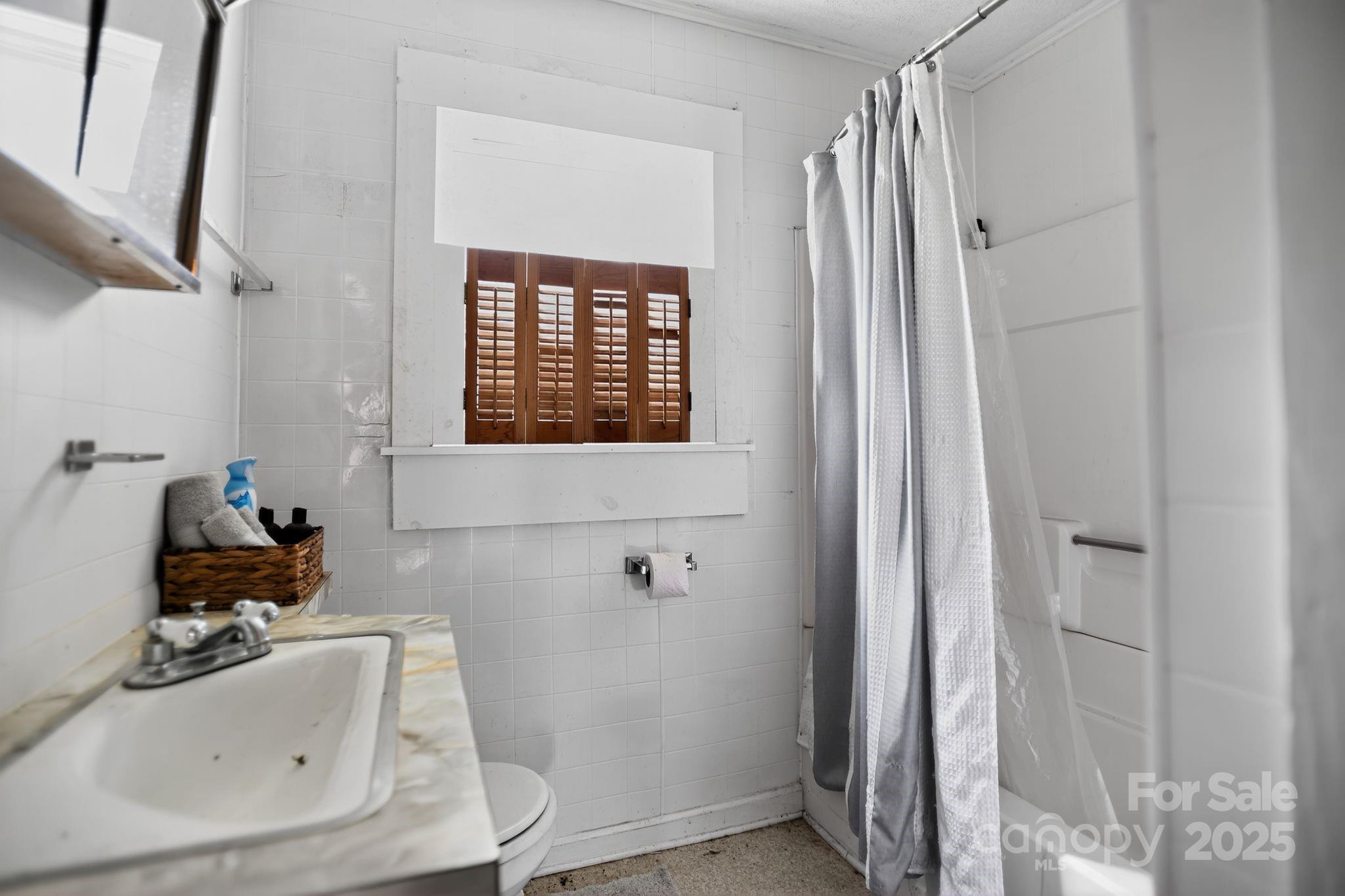 1226 Plaza Street NW