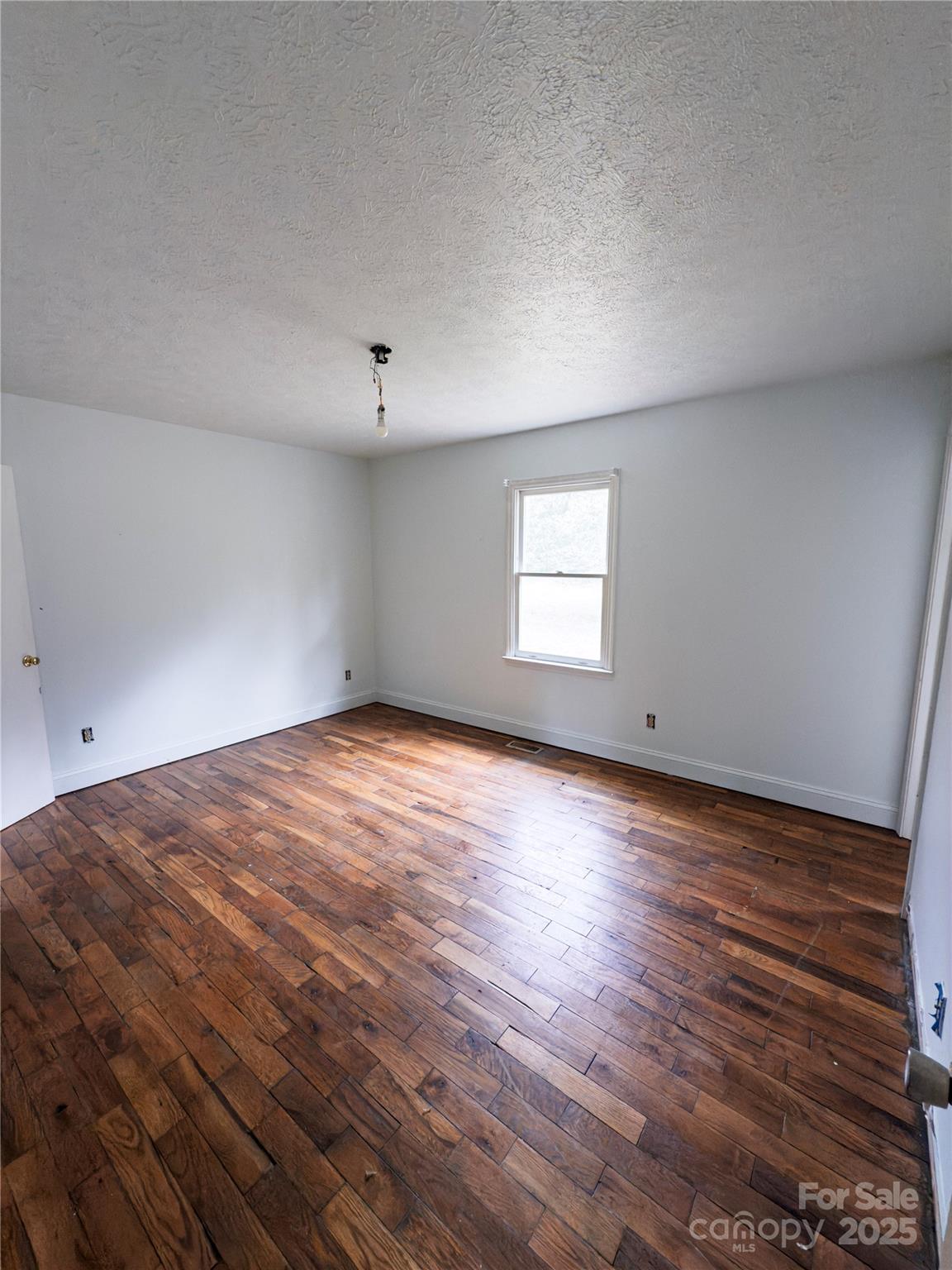 931 Emerald Place SW