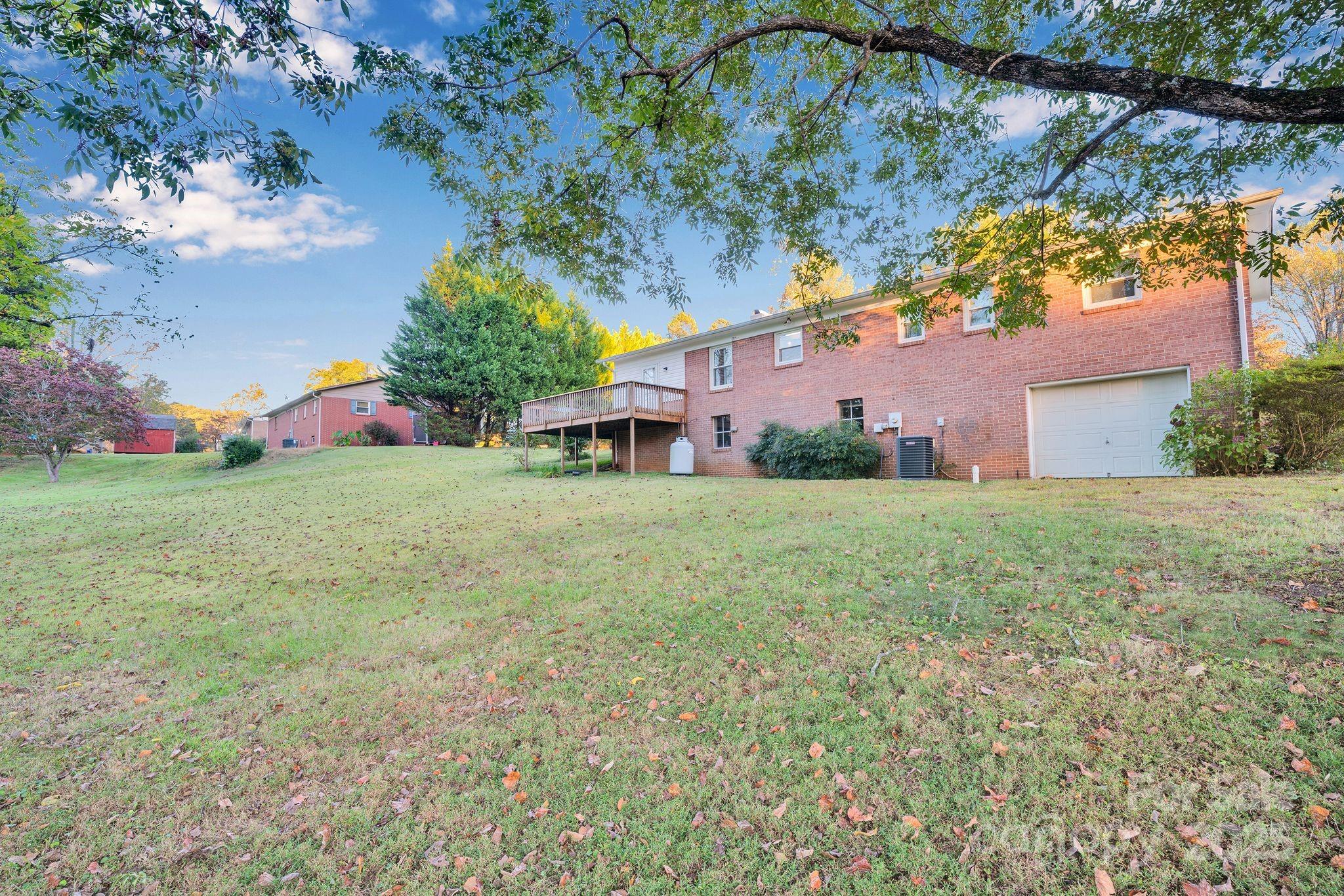 5006 Poplar View Lane