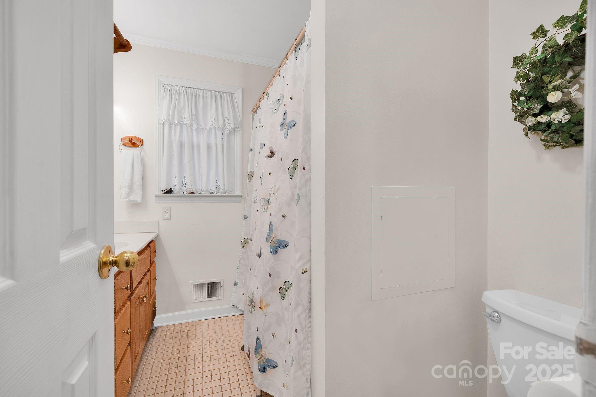 5006 Poplar View Lane