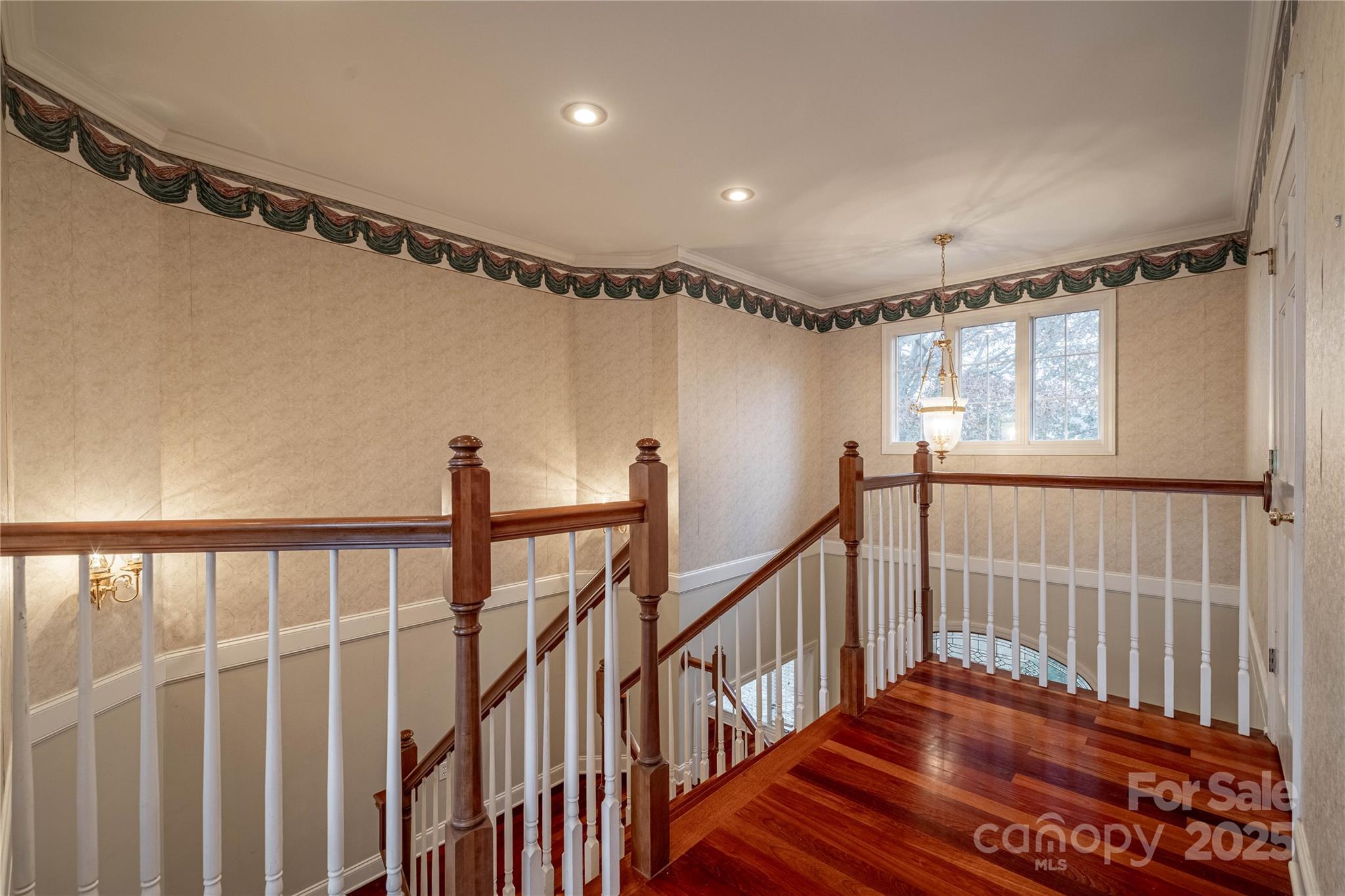 10 Meandering Way