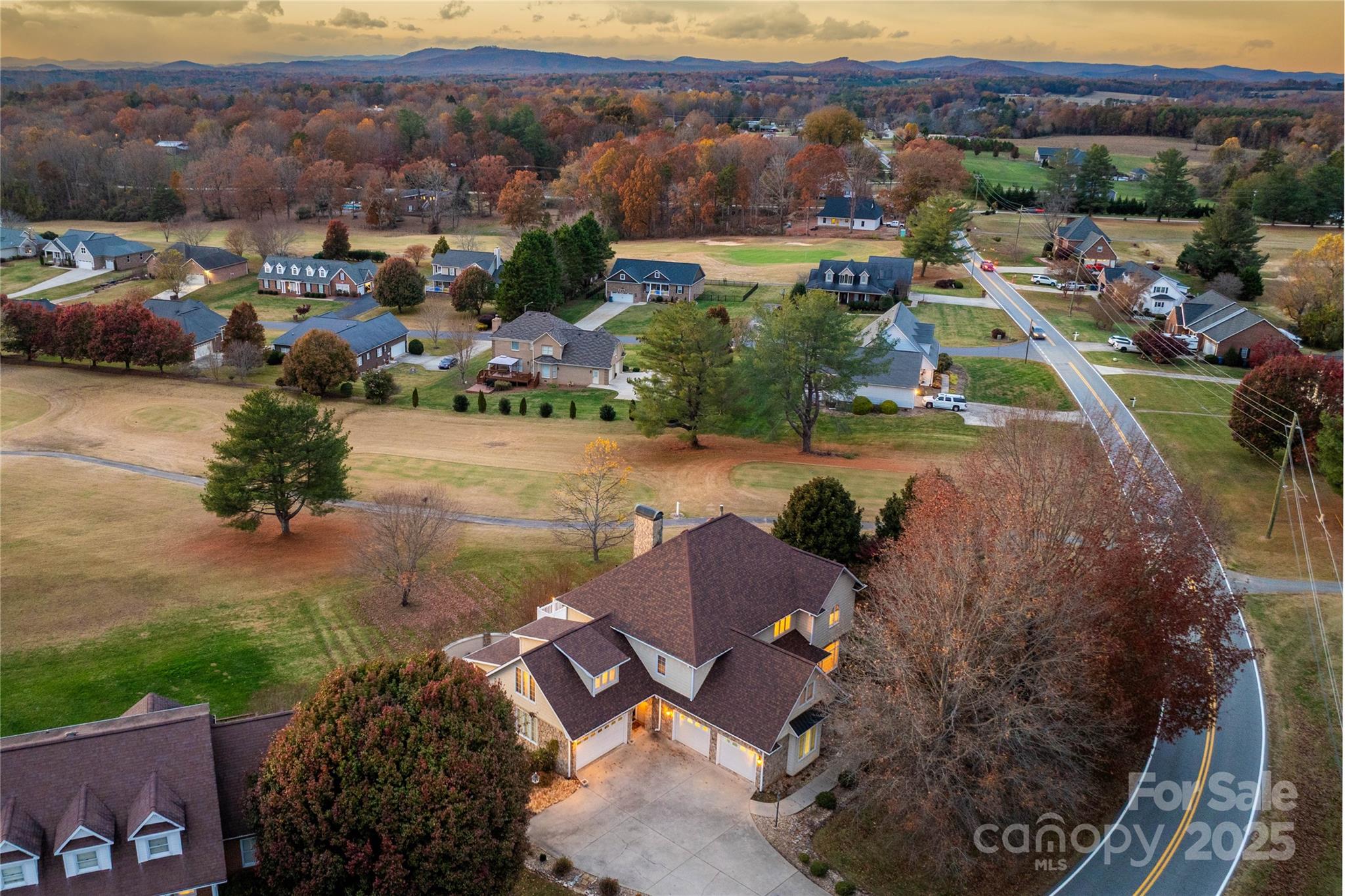 10 Meandering Way