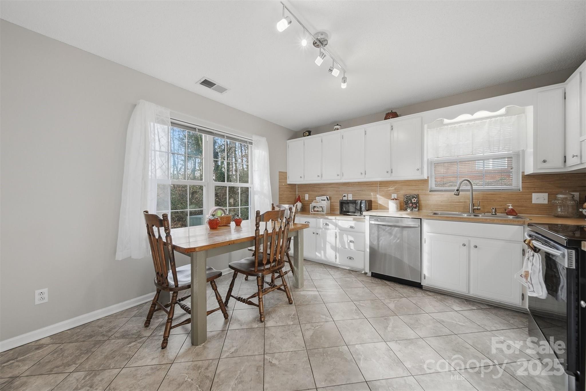 102 Brandywine Drive NE Unit: T1