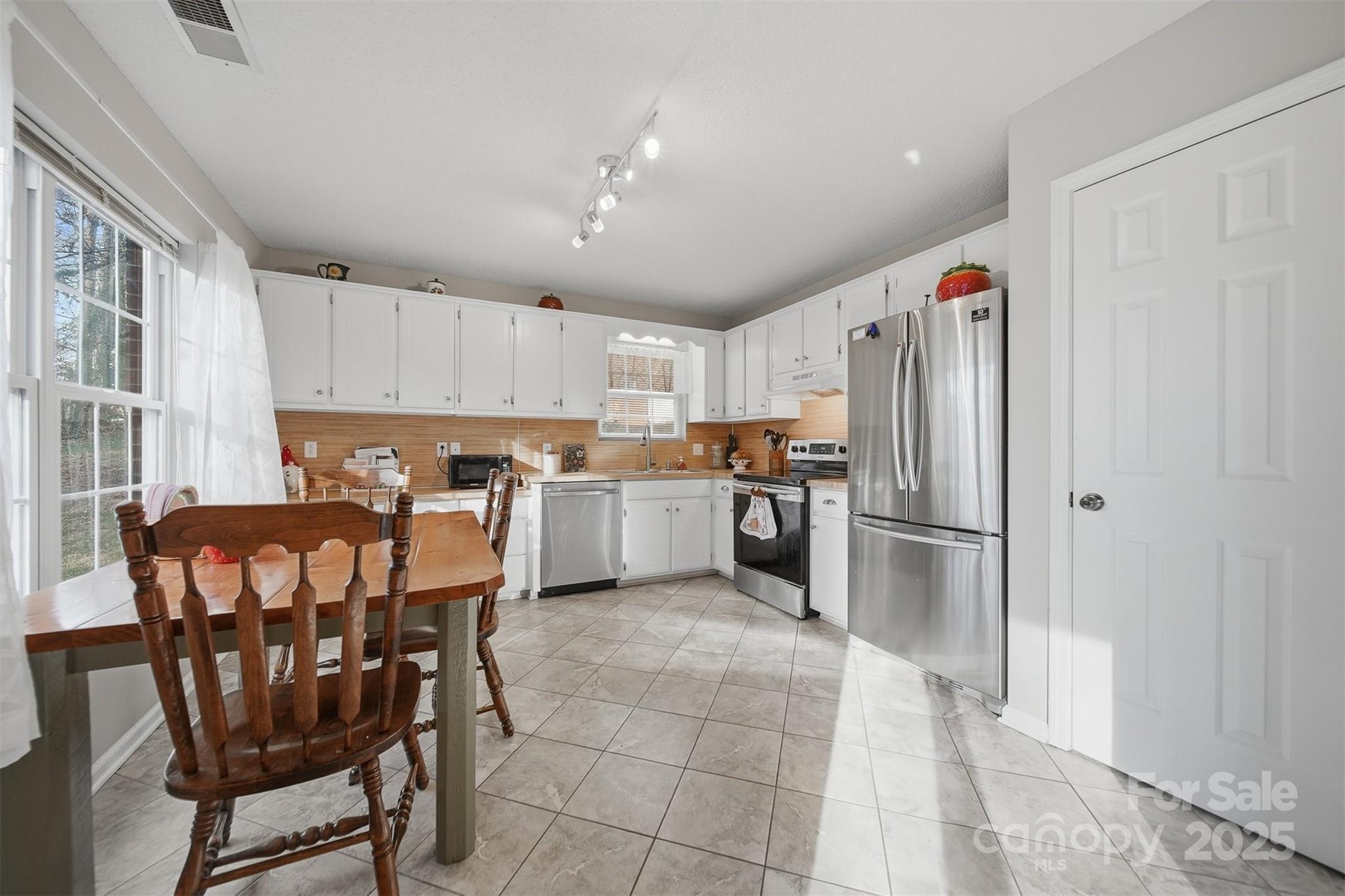 102 Brandywine Drive NE Unit: T1