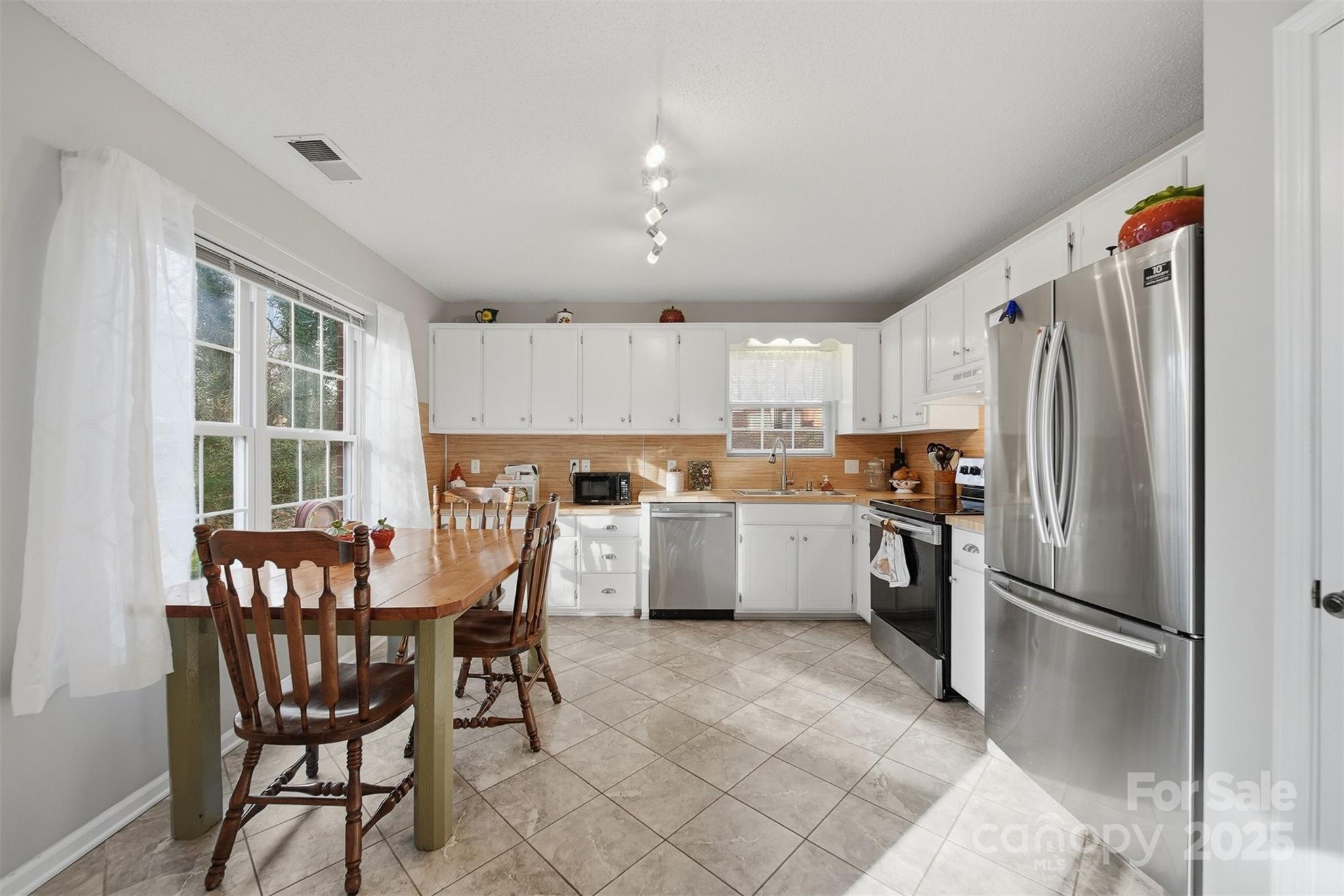 102 Brandywine Drive NE Unit: T1