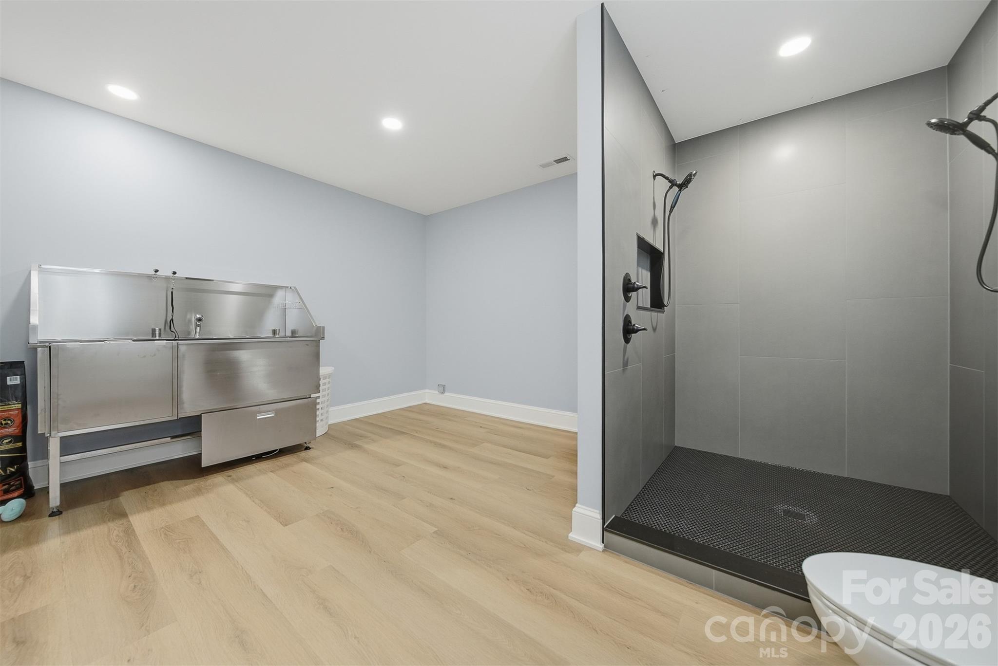 6054 Willowbottom Road