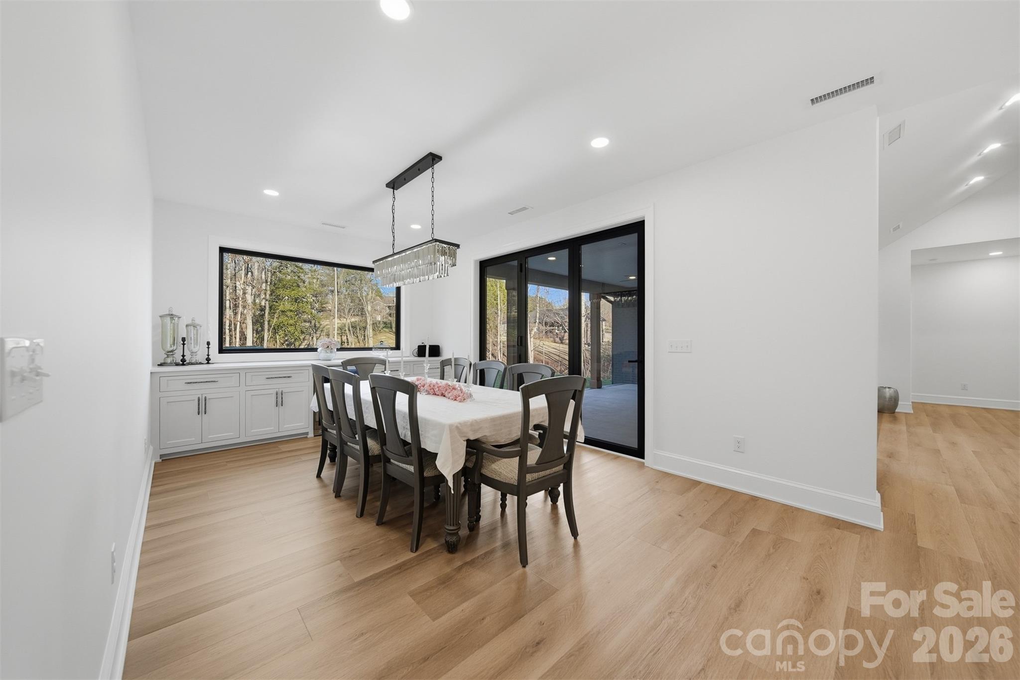 6054 Willowbottom Road