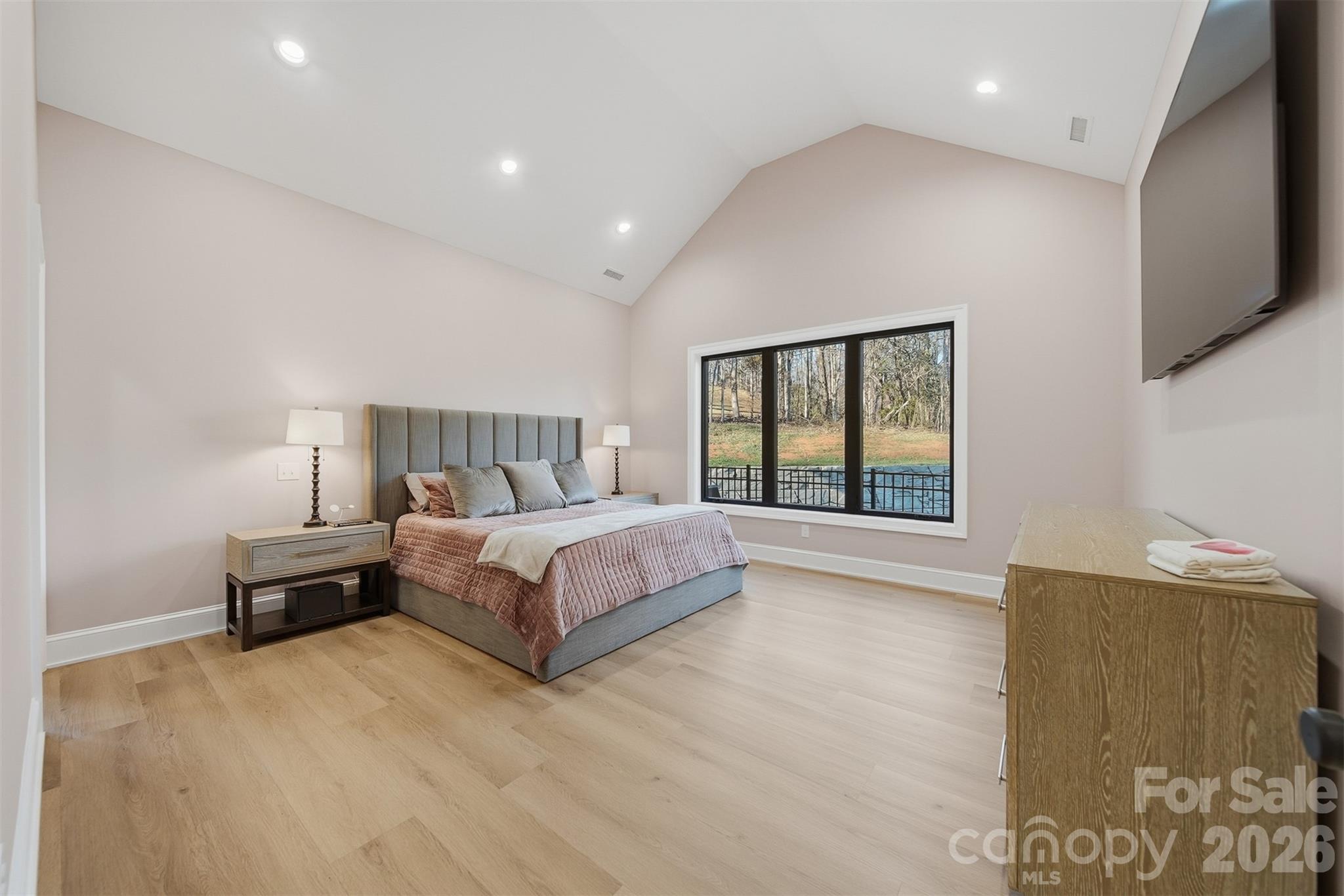 6054 Willowbottom Road