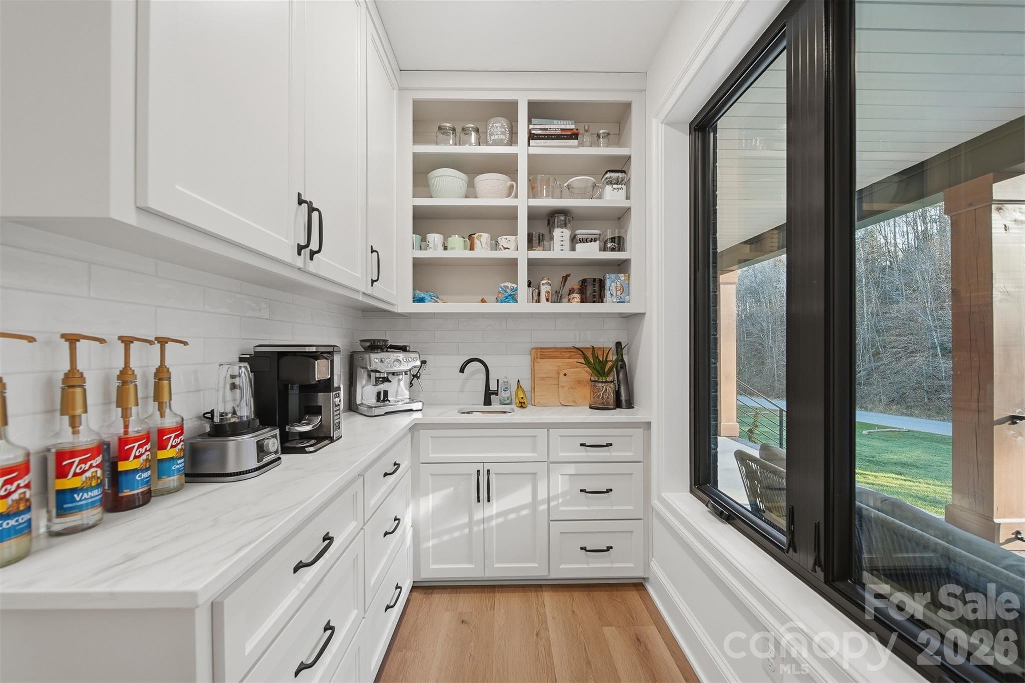 6054 Willowbottom Road