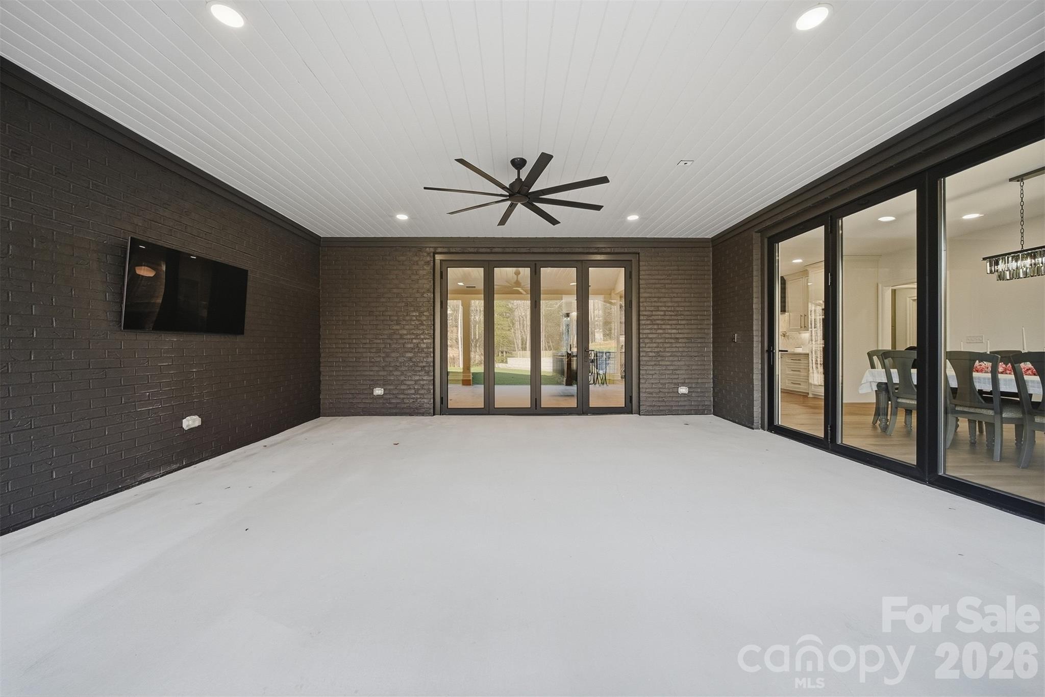 6054 Willowbottom Road