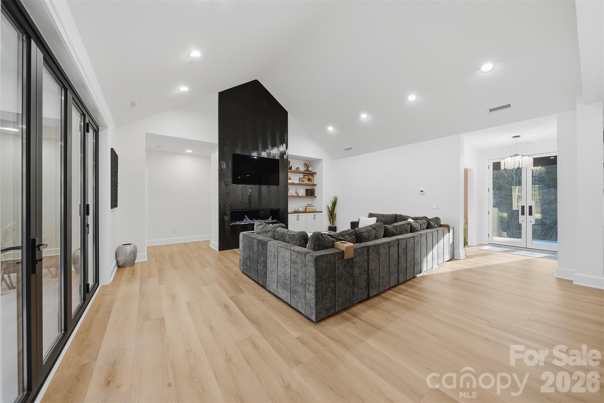 6054 Willowbottom Road