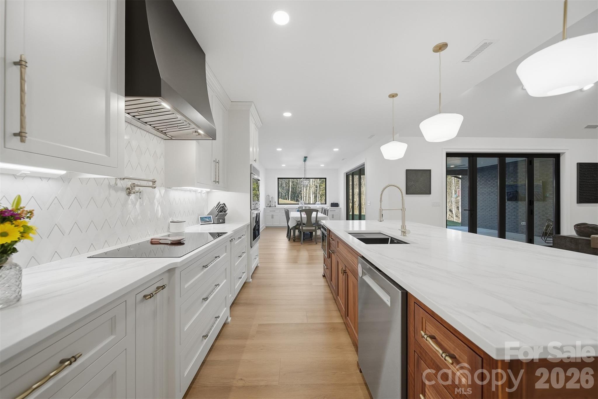 6054 Willowbottom Road